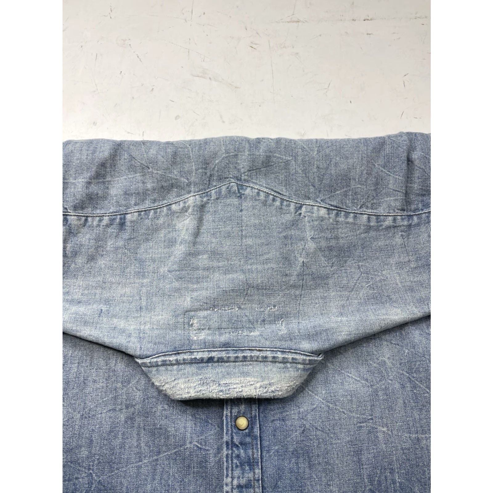 Allsaints VINTAGE No rips or stains AllSaints Shirt Mens L Blue Denim Button-Up Short Sleeve Collared 80s 90s Modern Regular Mens Size US L / EU 52-54 / 3 - 7 Thumbnail