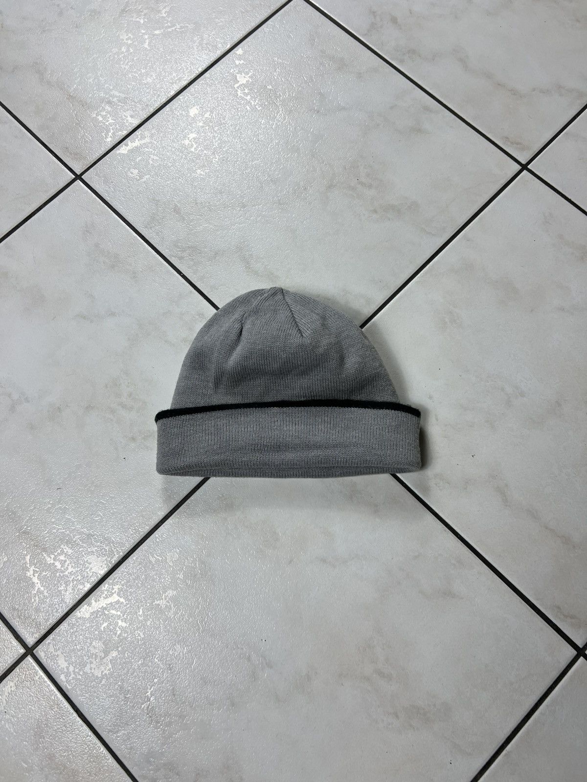 Nike Vintage Nike reversible y2k knit classic swoosh beanie hat Size ONE SIZE - 16 Thumbnail