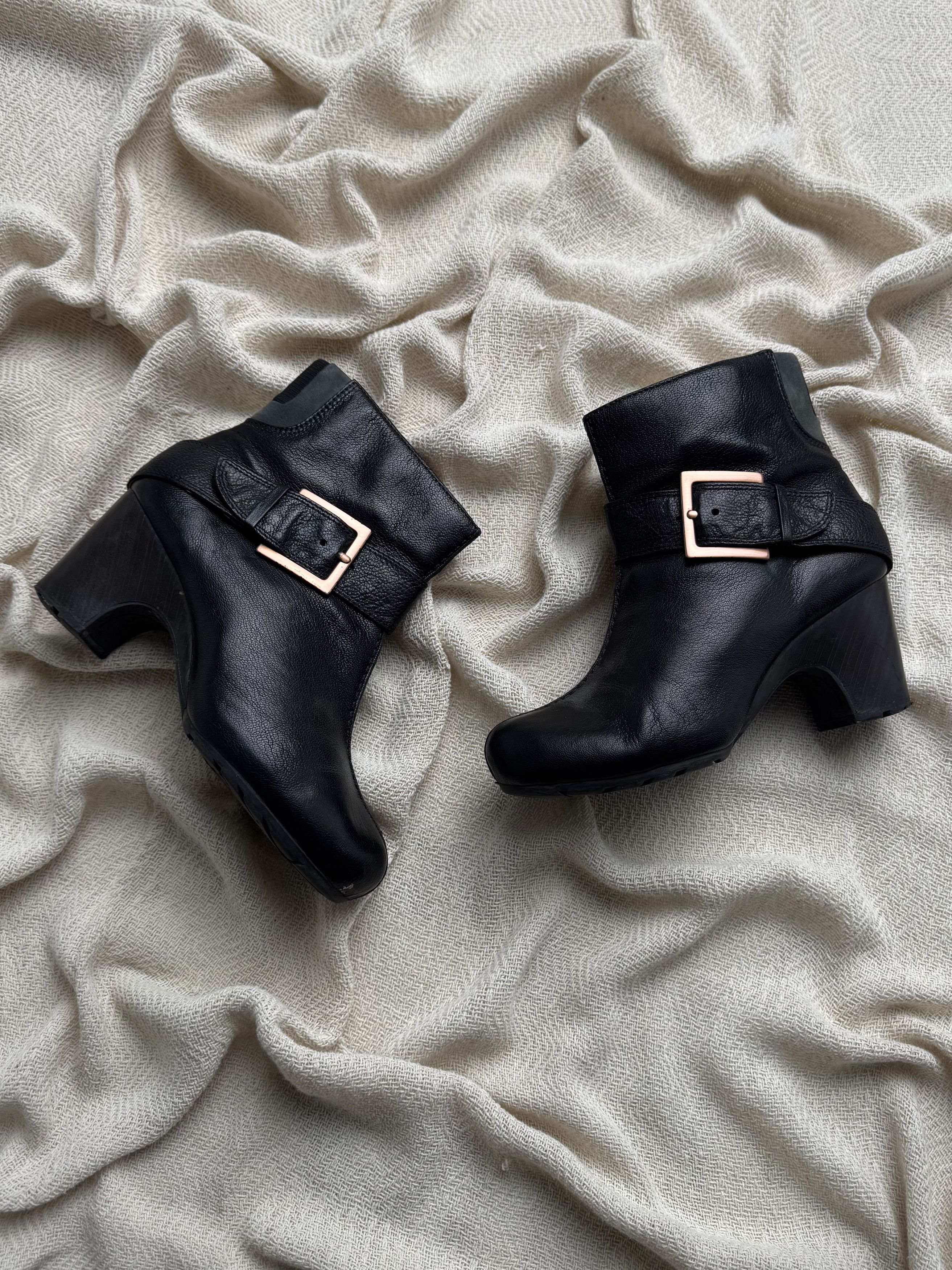 Clarks Clarks Vintage Leather Ankle Boots Block Heel Buckle Zip Size US 6 / IT 36 - 1 Thumbnail