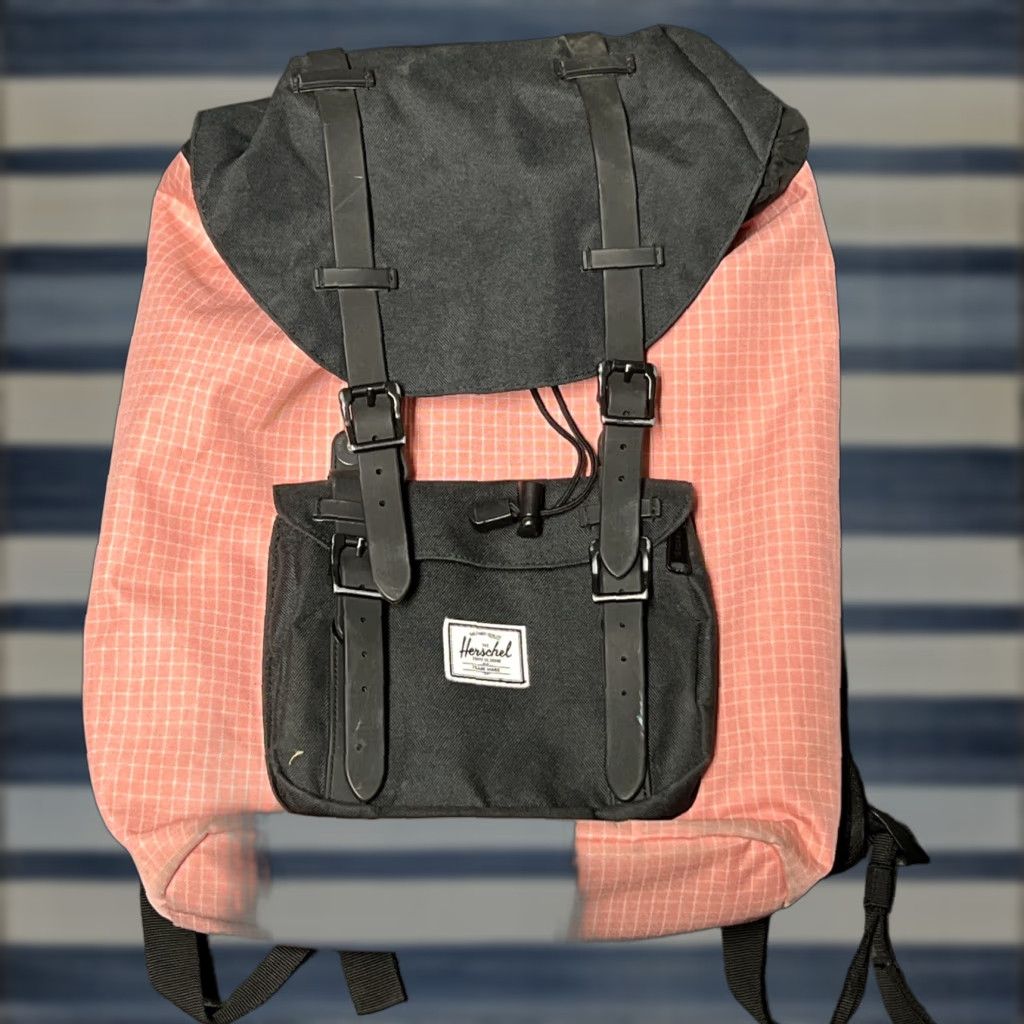 herschel backpack 17 laptop Retreat Backpack, Black, Small - 17L the sternum strap even includes an emergency whistle up to 105 db Herschel Classic XL Dark Green