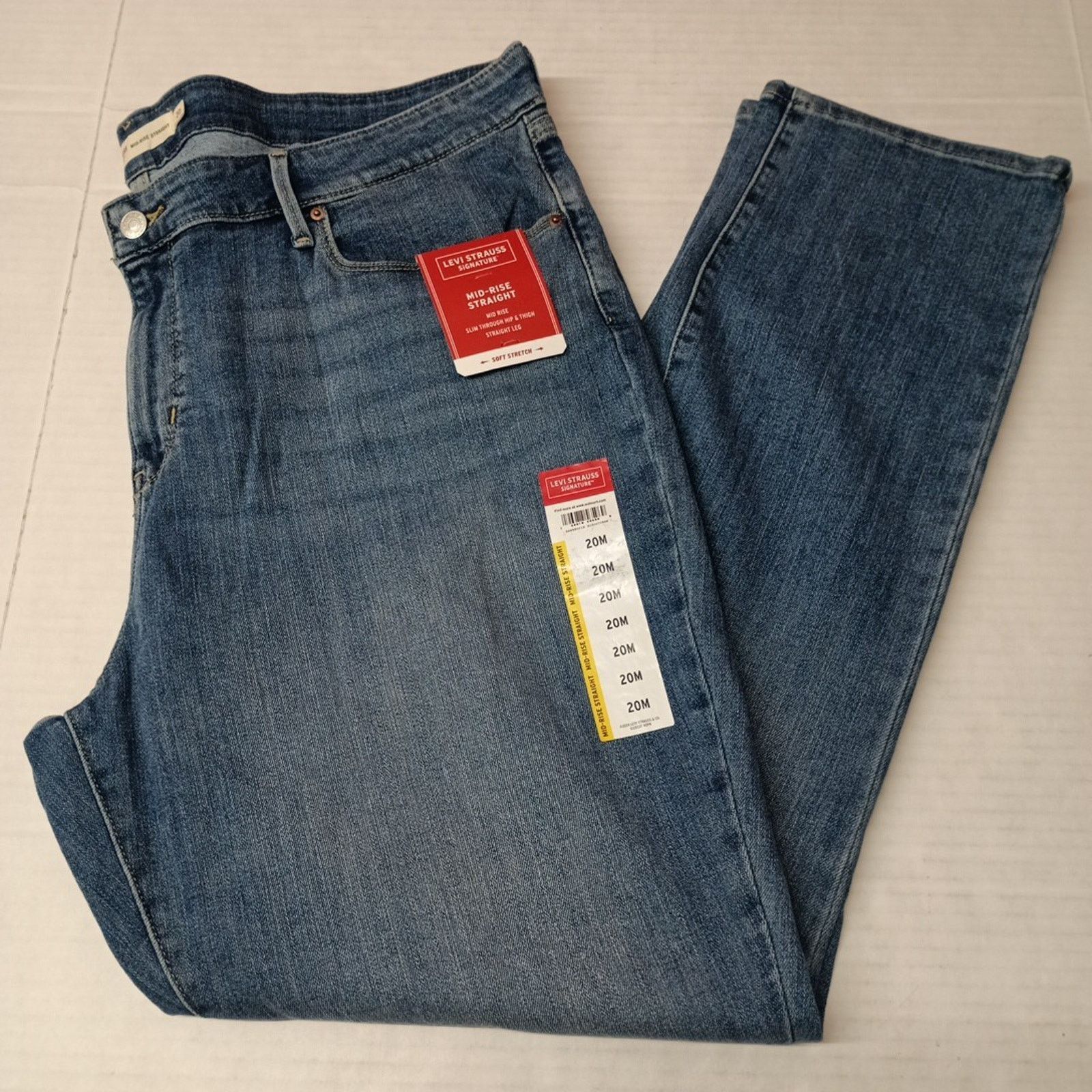 Levi's Levi Mid Rise Straight Jeans Women's Size 20M 35x30 Blue Size 42" / US 20 - 1 Thumbnail