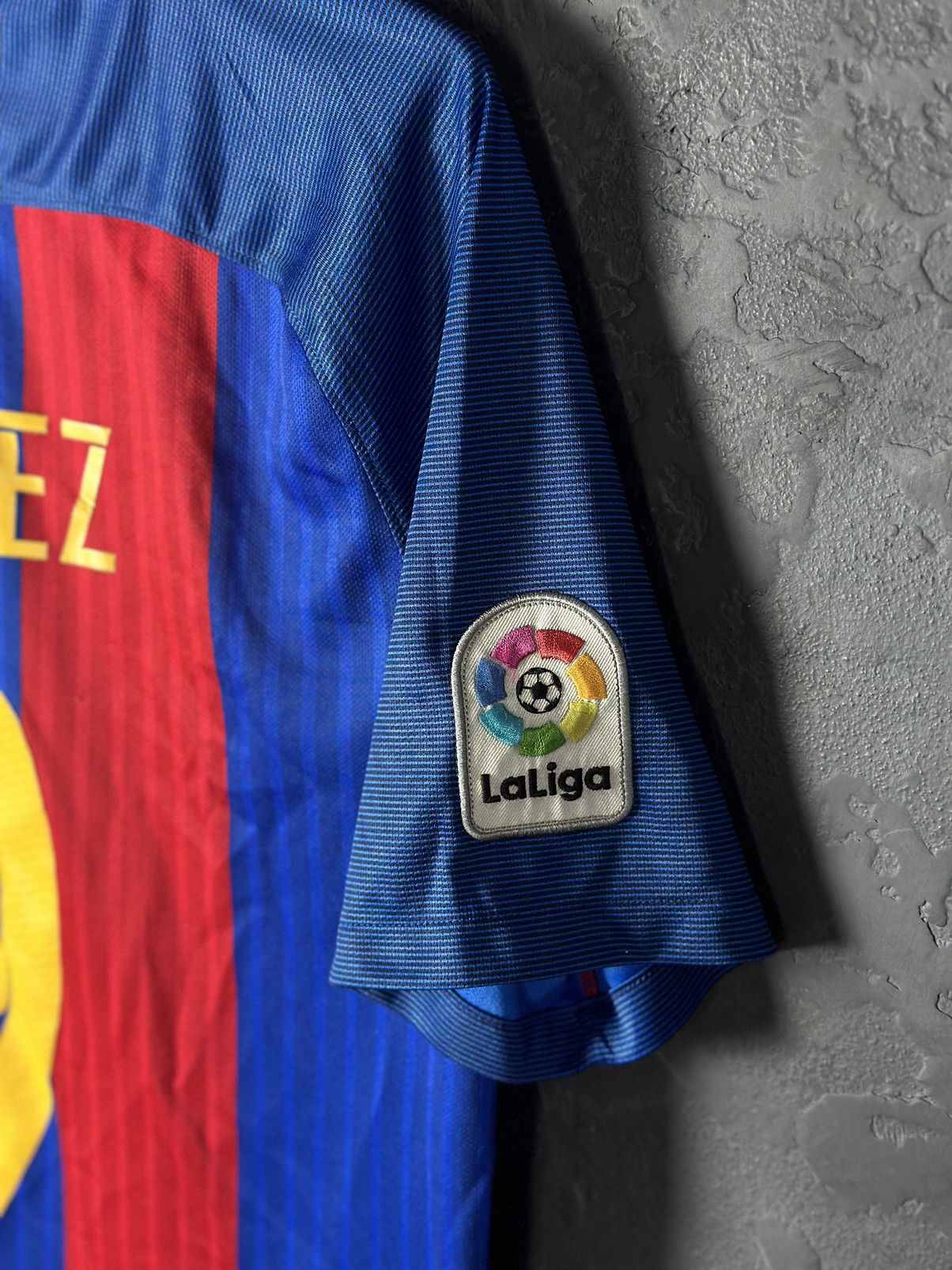 Nike × Vintage 2016/17 Barcelona Home Jersey Suarez 9Nike T-shirt+ Shorts Size US M / EU 48-50 / 2 - 7 Thumbnail