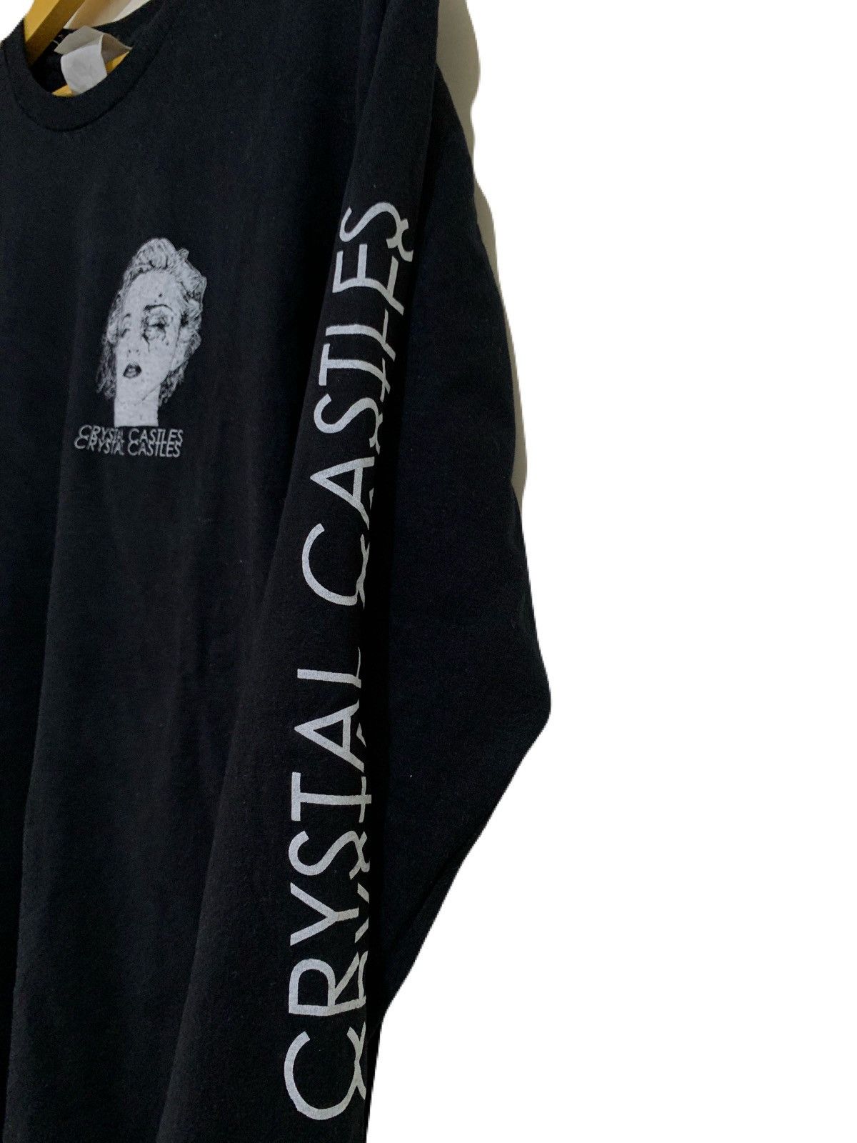 Band Tees Crystal Castles Long sleeve T-Shirt Size US XL / EU 56 / 4 - 3 Thumbnail