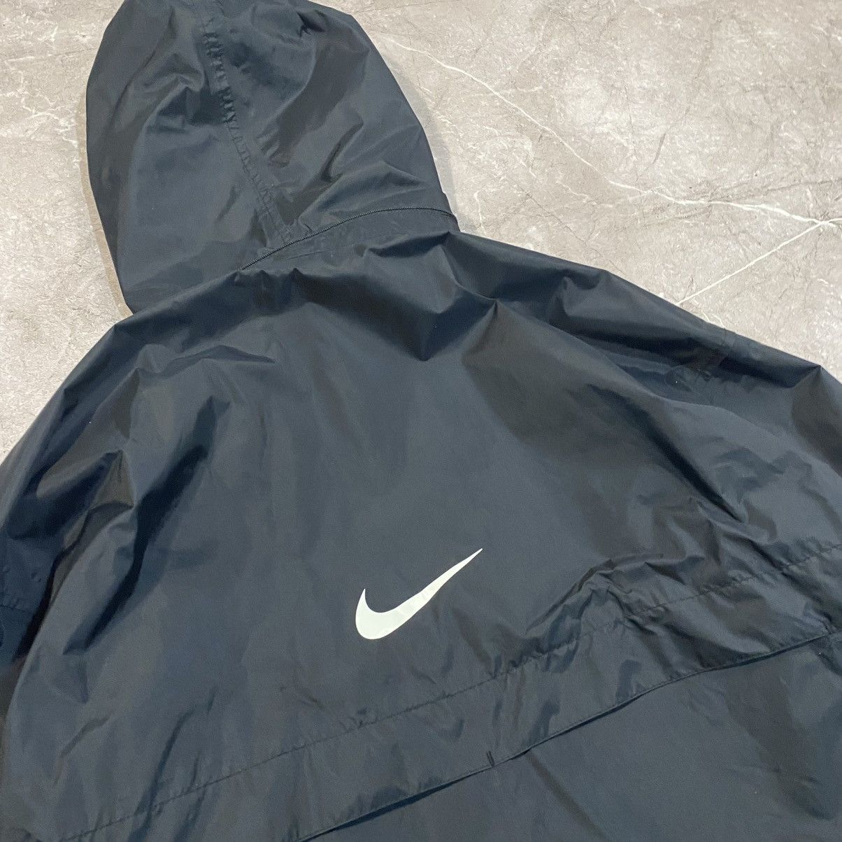 Vintage VINTAGE NIKE NYLON JACKET CENTER LOGO SWOOSH 00s Size US M / EU 48-50 / 2 - 2 Thumbnail
