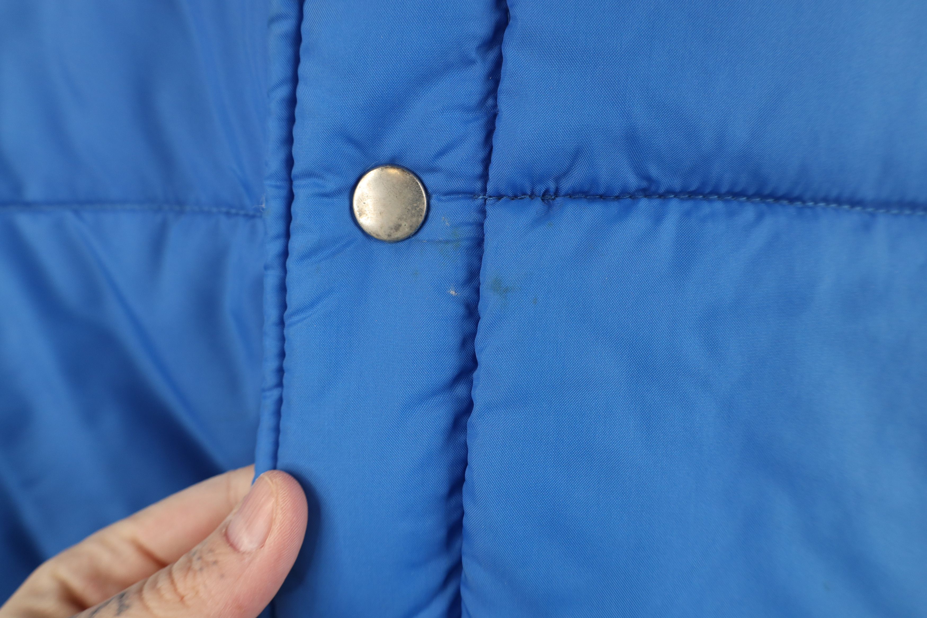 Vintage Vintage 70s Streetwear Button Puffer Vest Jacket Royal Blue Size US L / EU 52-54 / 3 - 4 Thumbnail