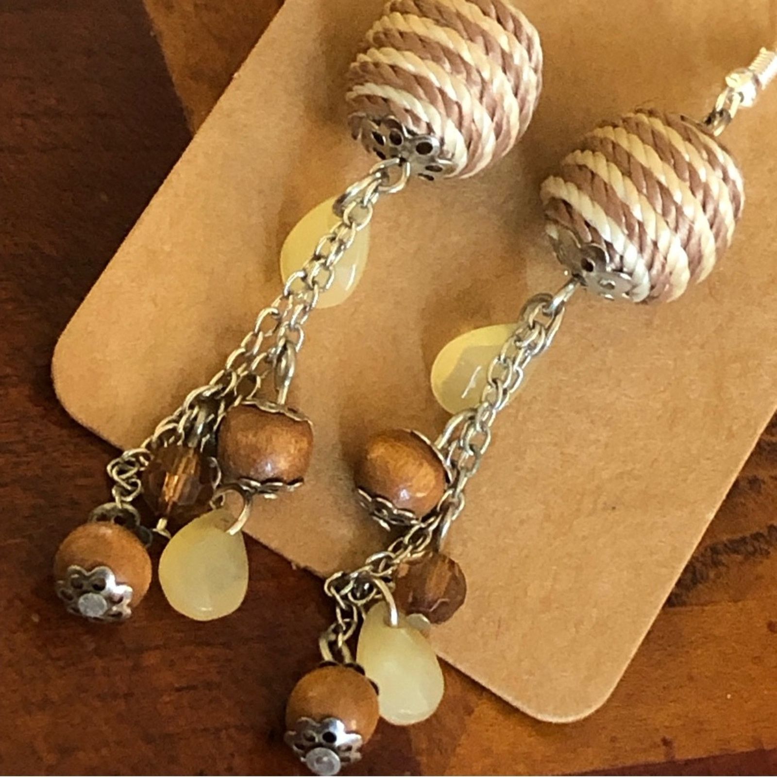 Vintage Vintage handcrafted yarn beehive dangle bead earrings Size ONE SIZE - 2 Thumbnail