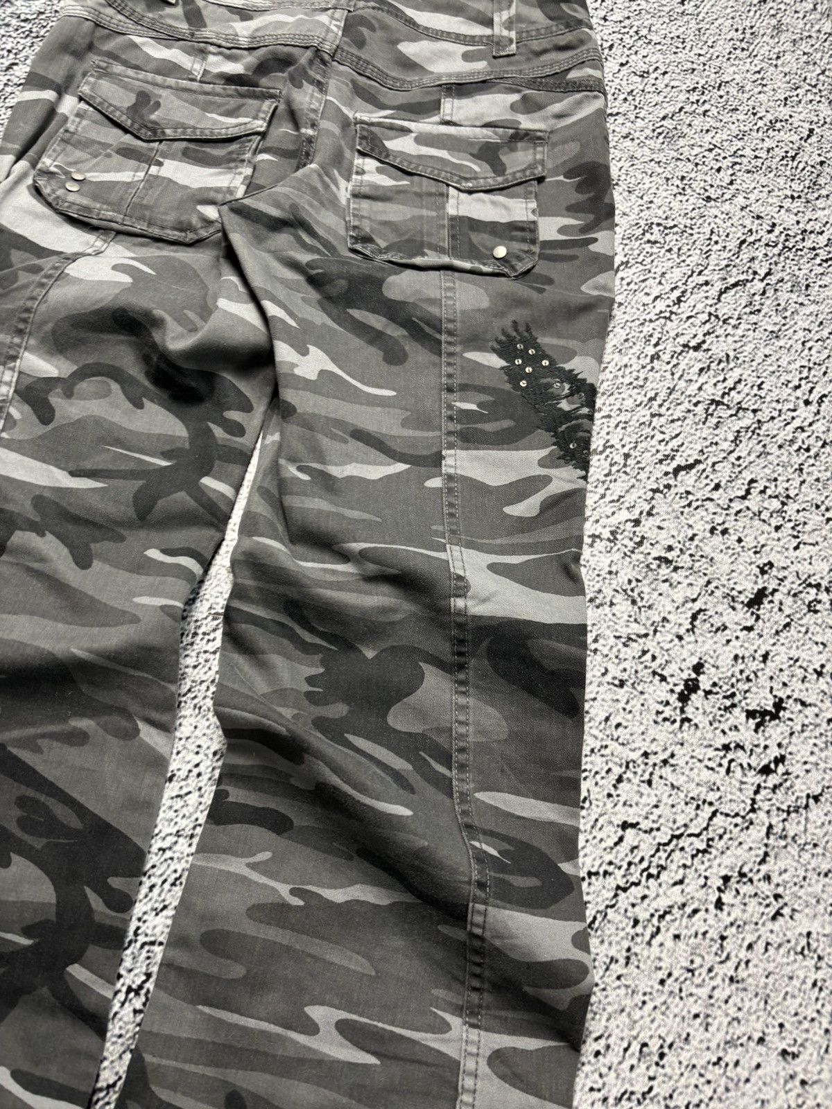 Japanese Brand Avant garde flared camo multipocket pants japanese LGB style Size 26" / US 2 / IT 38 - 7 Thumbnail