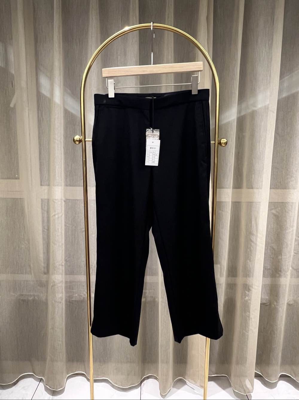Bottega Veneta Bottega Veneta Black Casual Pants US 26 Size US 26 / EU 42 - 1 Thumbnail