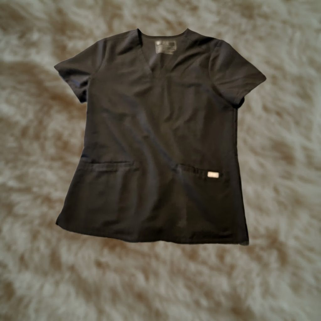 Vintage Figs Technical Collection Top Women's Small Black Short Sleeve V-Neck Size S / US 4 / IT 40 - 1 Thumbnail