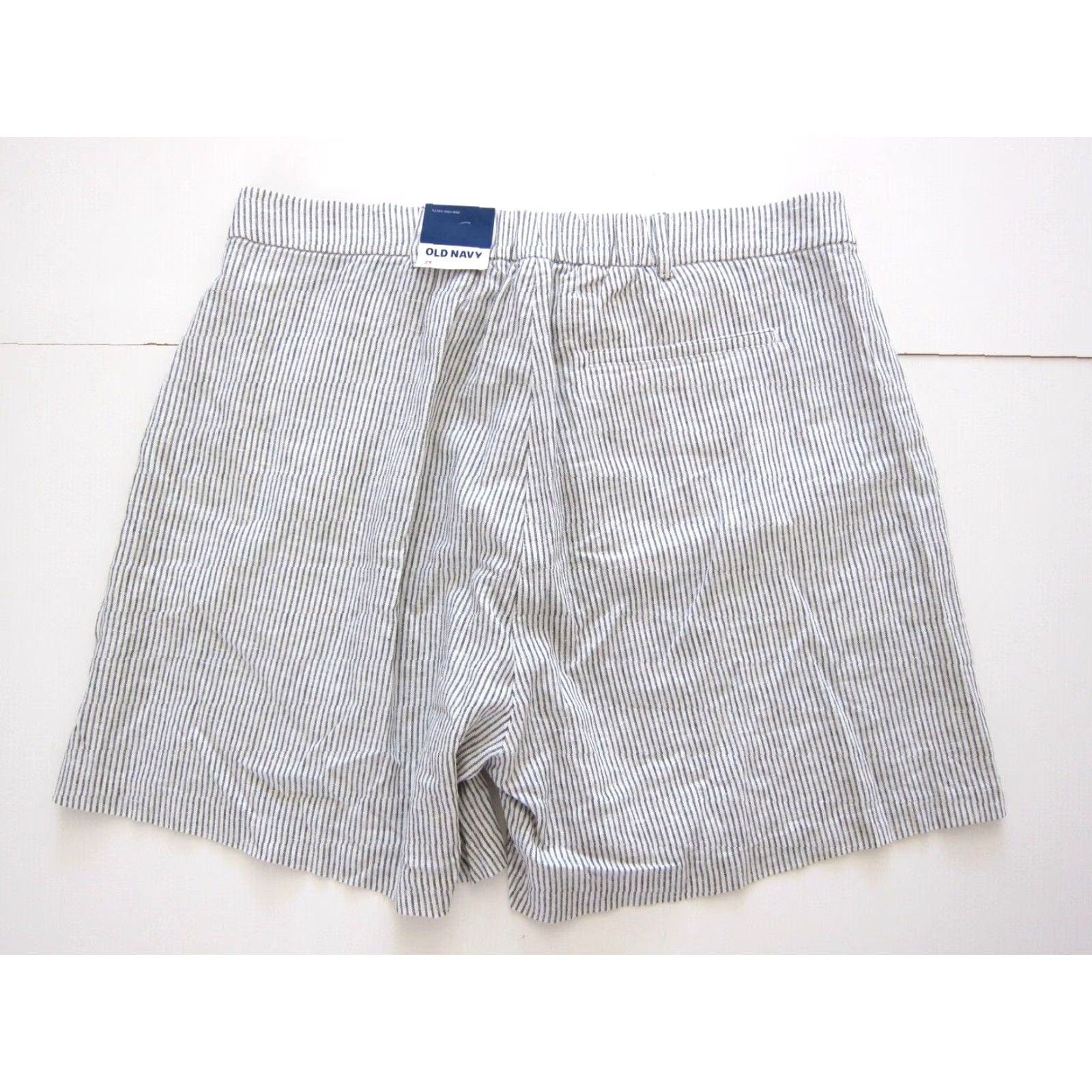 Old Navy NWT Old Navy Stripe Linen Chino Shorts Women 2X Grey White Extra High Rise NWT Plus Size 40" Waist 6" Inseam Women Size 40" / US 18 - 2 Thumbnail