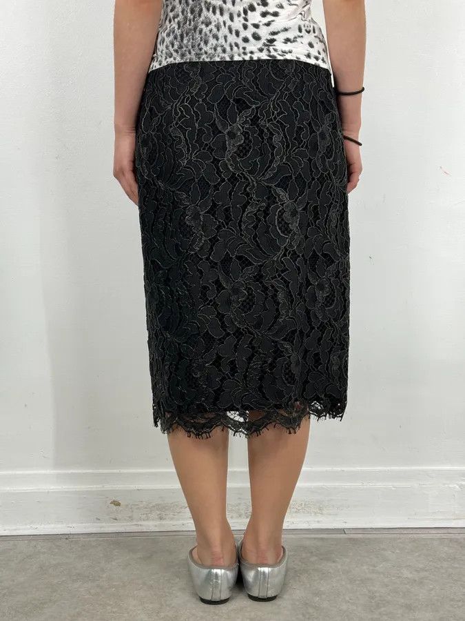 Gucci FW2013 Gucci Black Lace Scalloped Skirt by Frida Giannini Size 26" / US 2 / IT 38 - 4 Thumbnail
