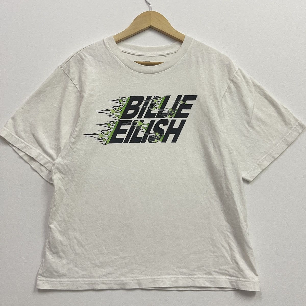 Billie Eilish × Uniqlo Uniqlo X billie Eilish White Shirt Size US M / EU 48-50 / 2 - 1 Thumbnail