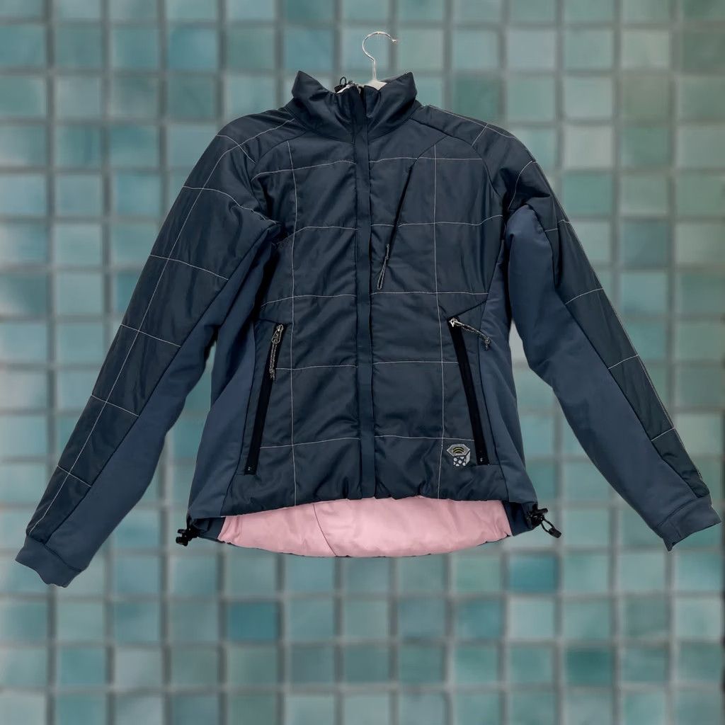 Mountain Hardwear VINTAGE Mountain Hardwear Jacket Womens 6 Gray Pink Coat Puffer Reversible Quilted Hike Size M / US 6-8 / IT 42-44 - 1 Thumbnail