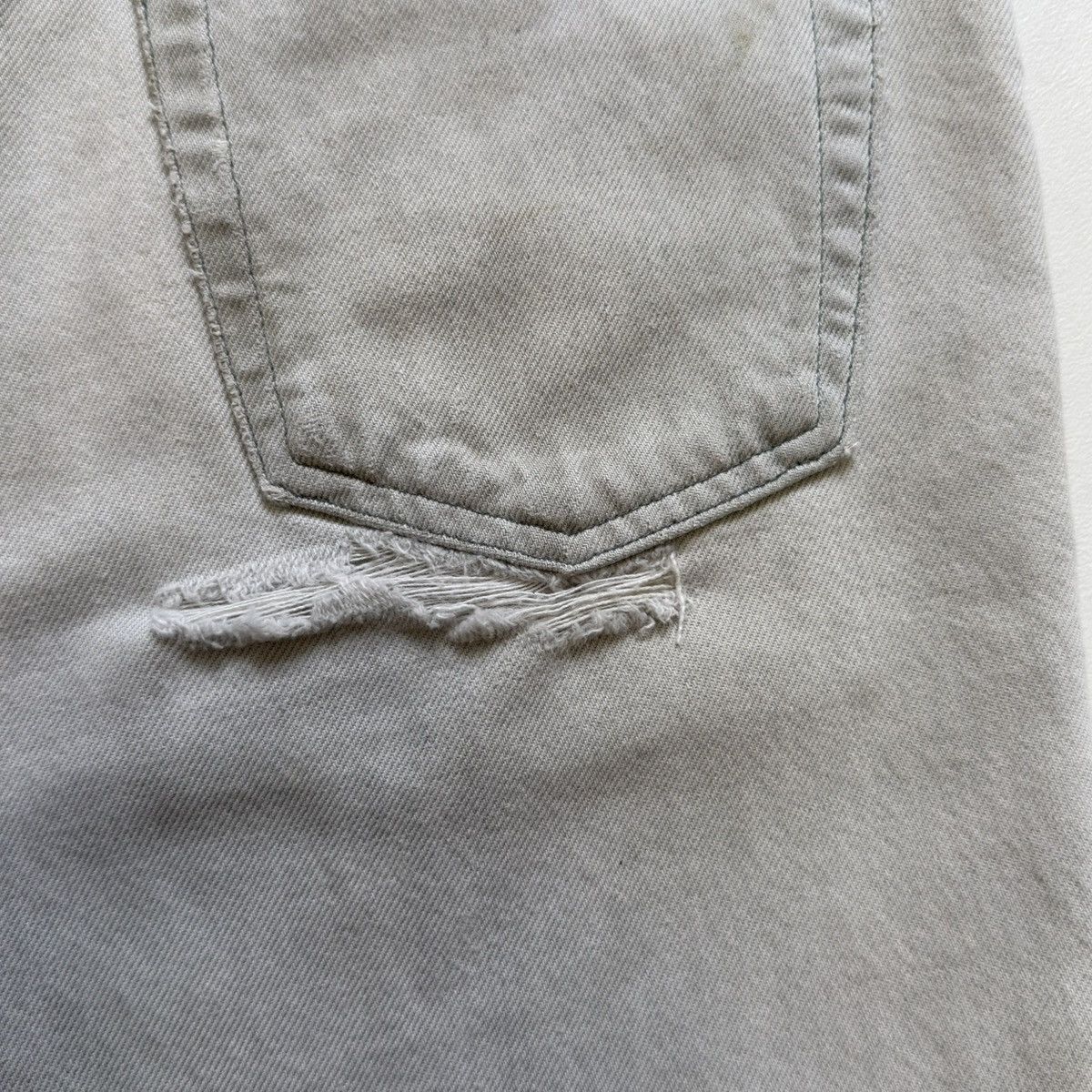 Helmut Lang OG ‘Thrashed’ Gray Cut Off Jean Shorts Size US 32 / EU 48 - 18 Thumbnail