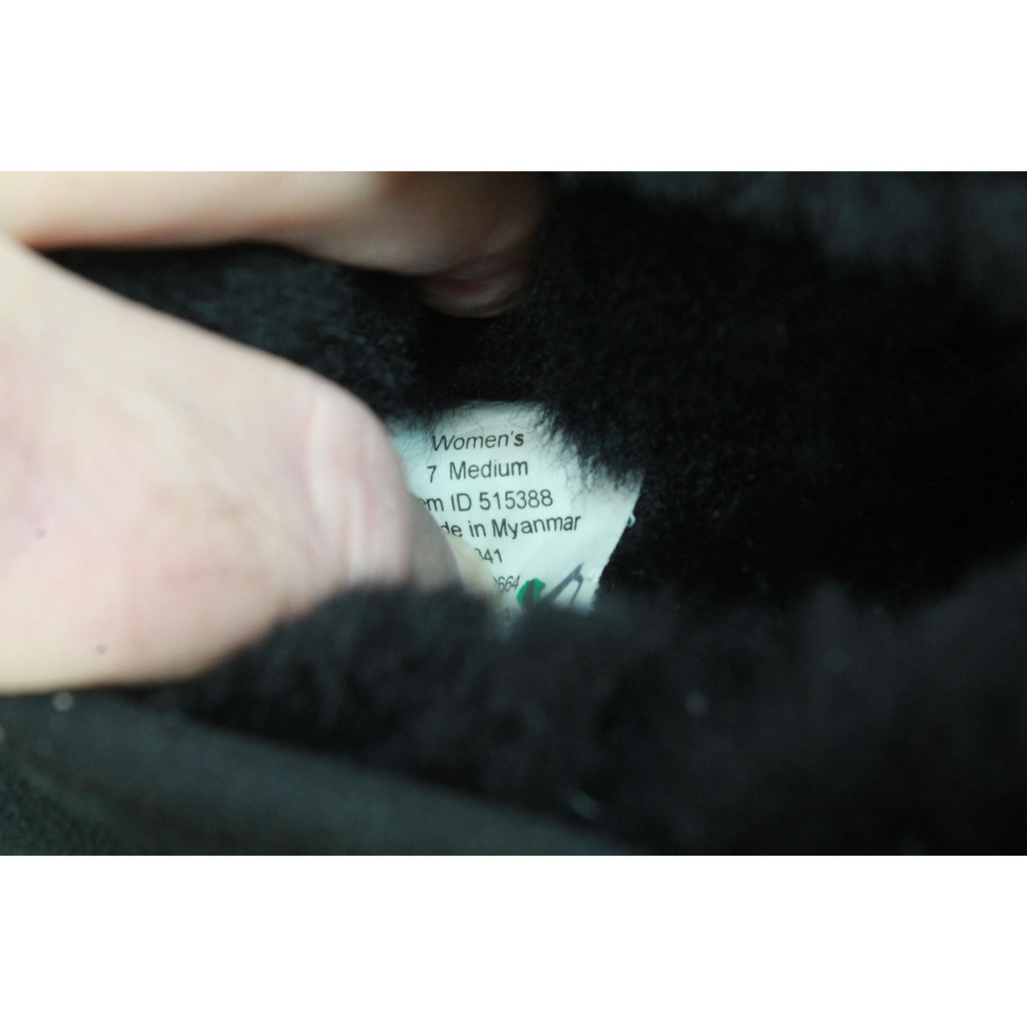 L.L. Bean LL Bean Women's Suede Wicked Good Shearling Lined Slipper Size US 7 / IT 37 - 8 Thumbnail