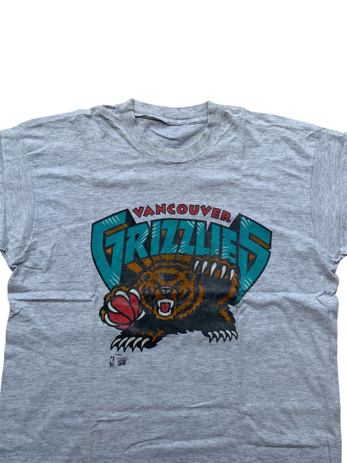 Vintage Vintage NBA Vancouver Grizzlies Salem Sportswear T-Shirt Size US XL / EU 56 / 4 - 2 Thumbnail