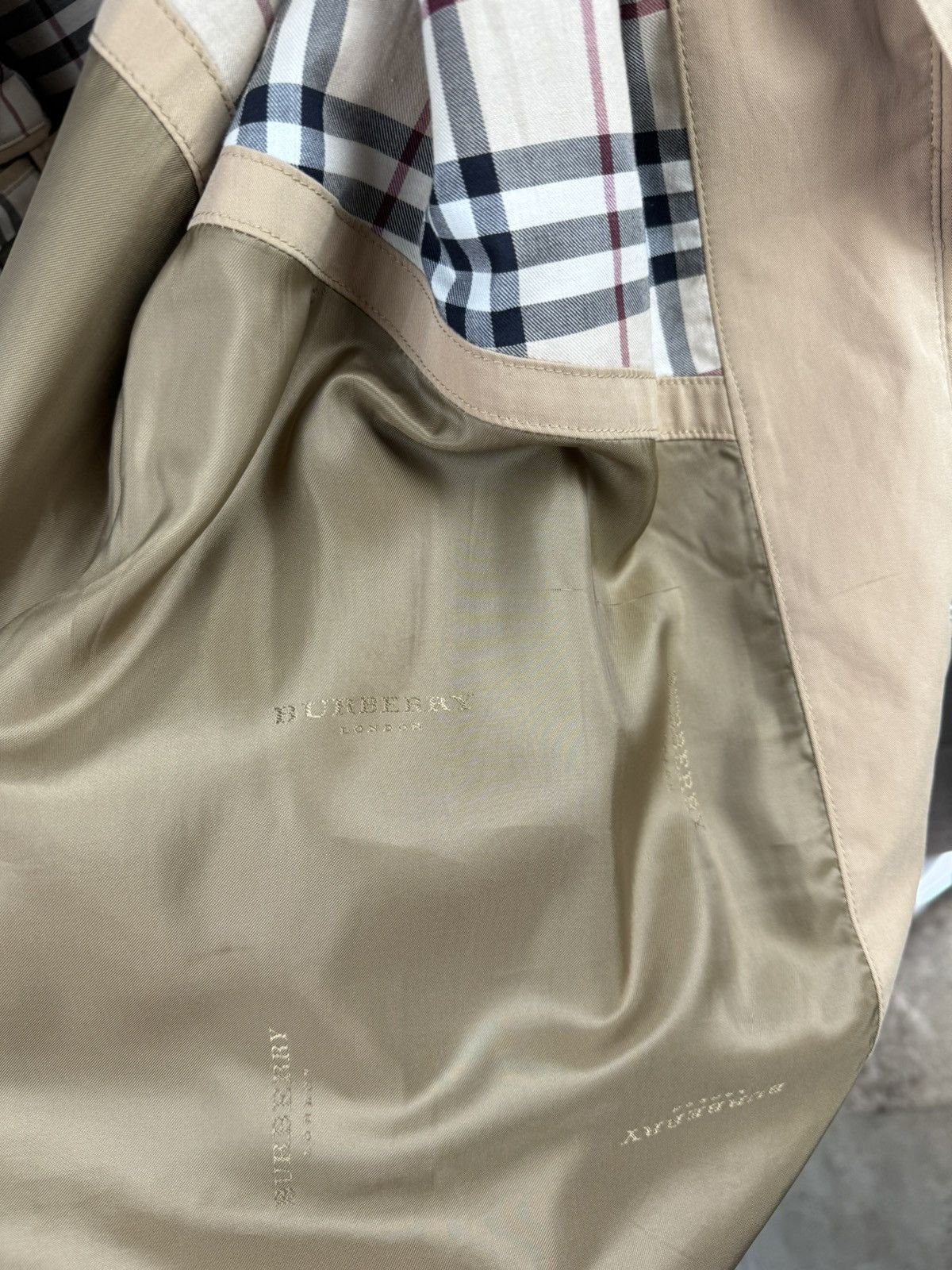 Burberry Vintage Trench Burberry 90s Size L Size US L / EU 52-54 / 3 - 20 Thumbnail