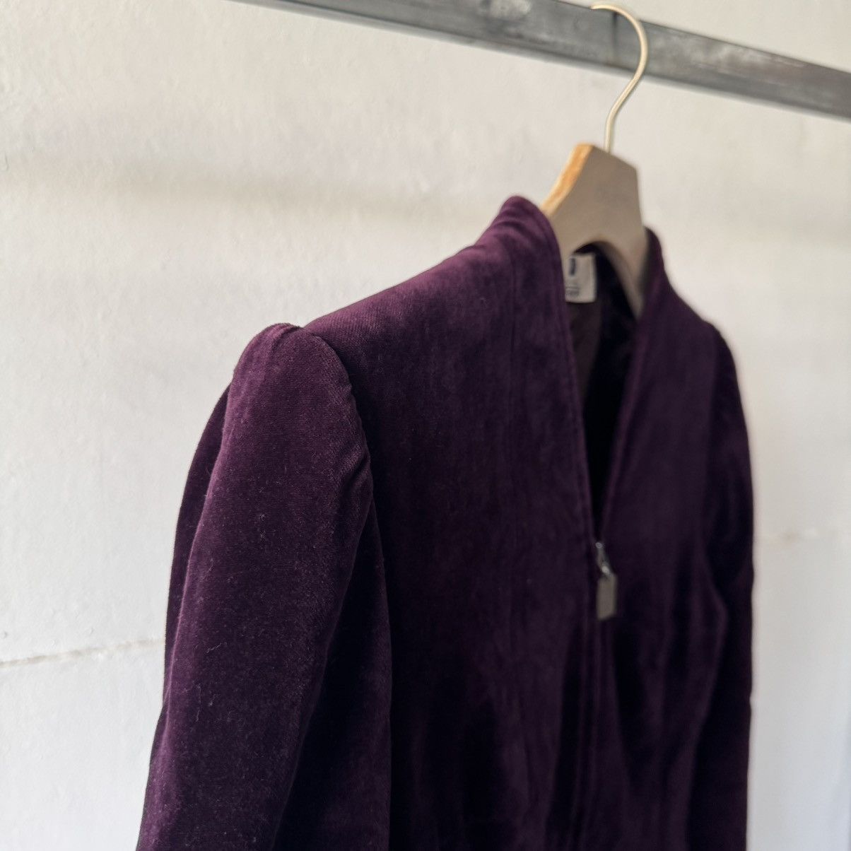 Givenchy 1990 Givenchy Boutiques Velvet Purple Zipper Coat Size S / US 4 / IT 40 - 7 Thumbnail