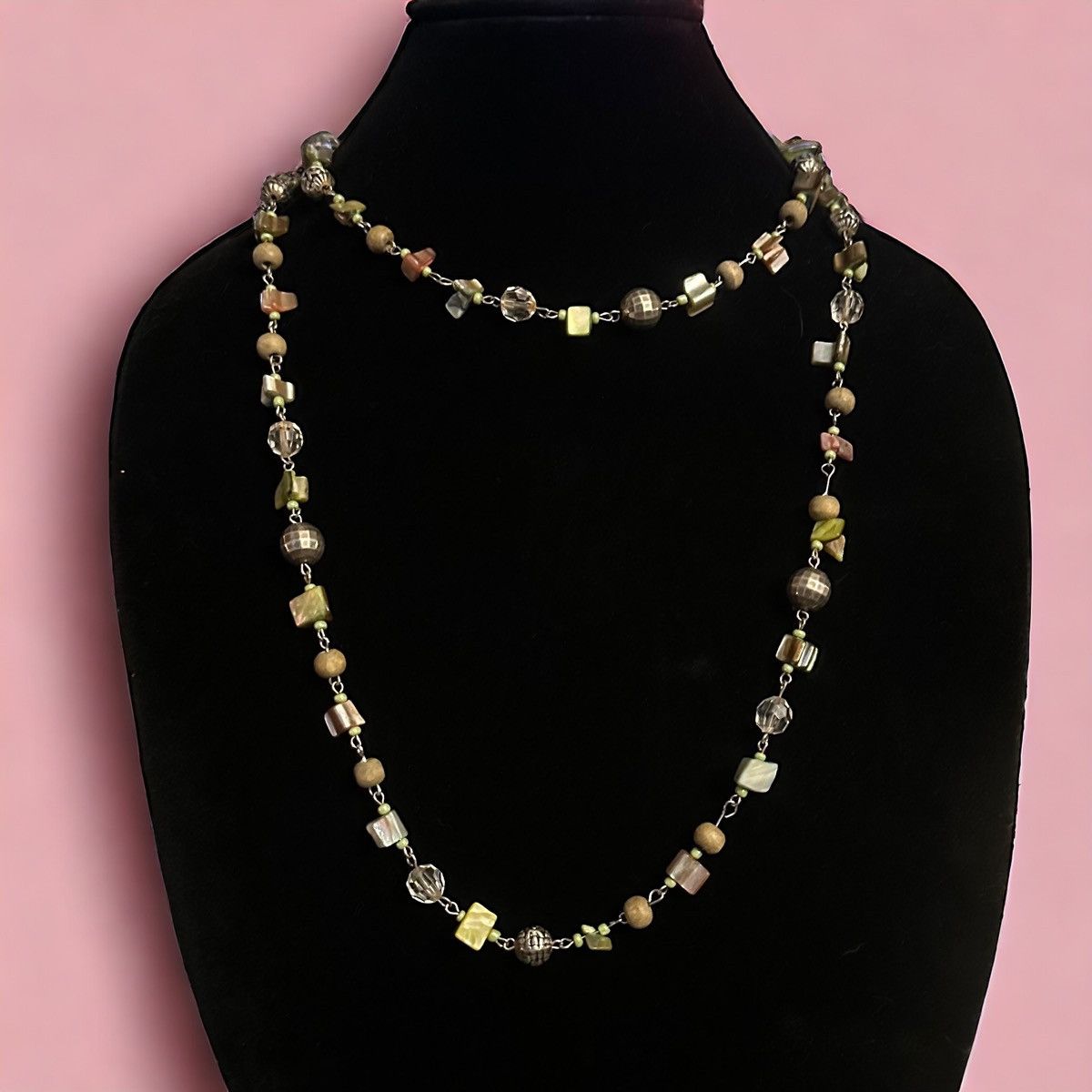 Vintage Vintage long abalone shell and bead necklace Size ONE SIZE - 1 Thumbnail