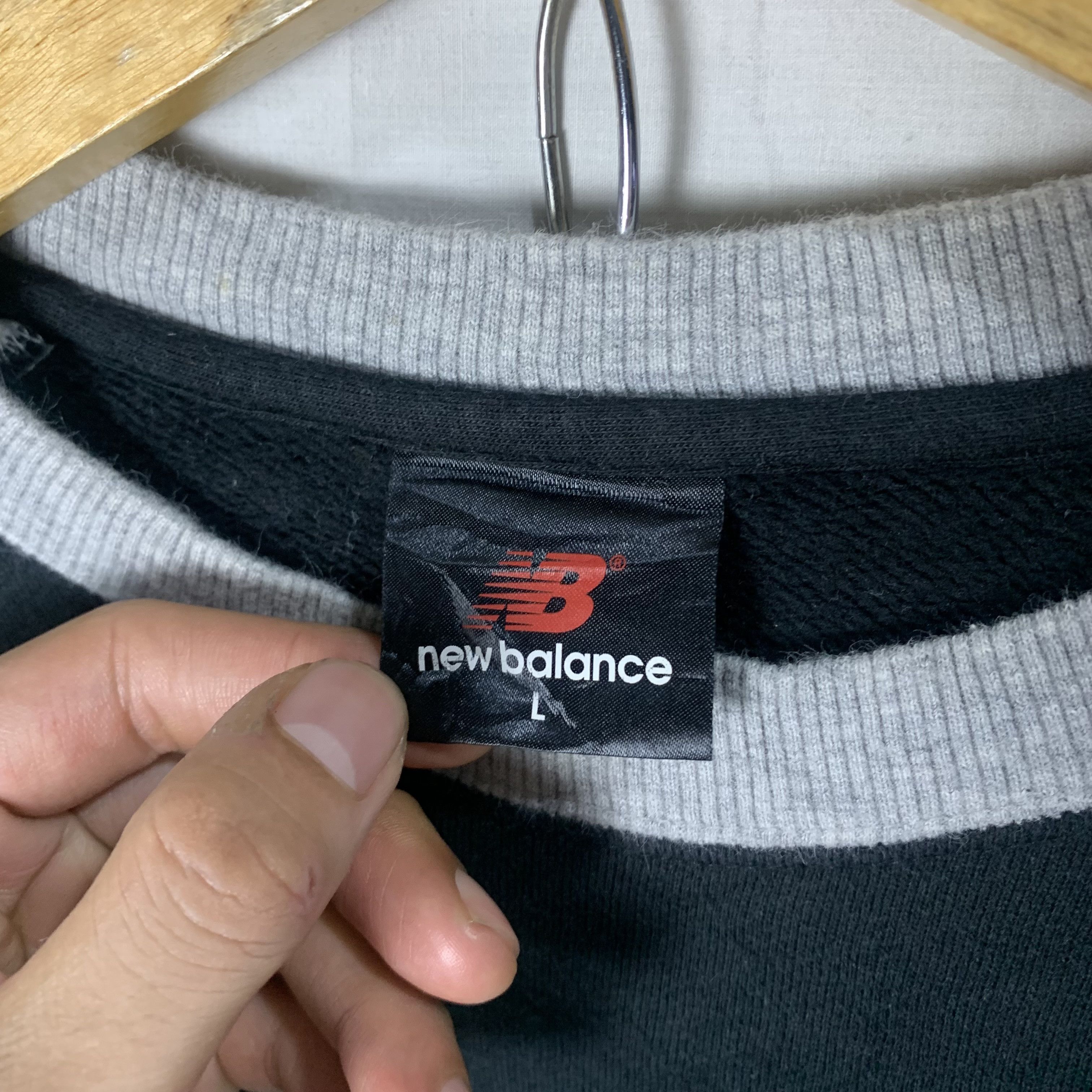 New Balance Vintage New Balance Sweatshirt Crewneck Raglan Size US L / EU 52-54 / 3 - 3 Thumbnail