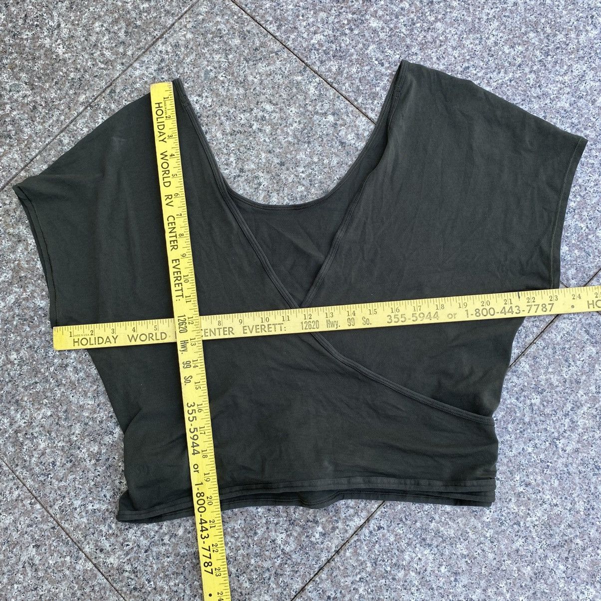 Lululemon Lululemon it’s a tie top Size L / US 10 / IT 46 - 3 Thumbnail