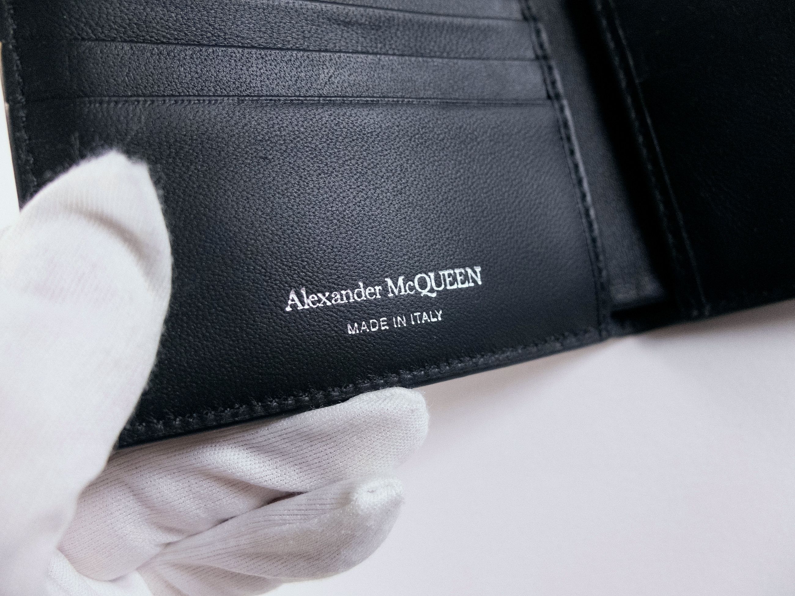 Alexander McQueen ALEXANDER MCQUEEN studded black leather bifold wallet q Size ONE SIZE - 5 Thumbnail