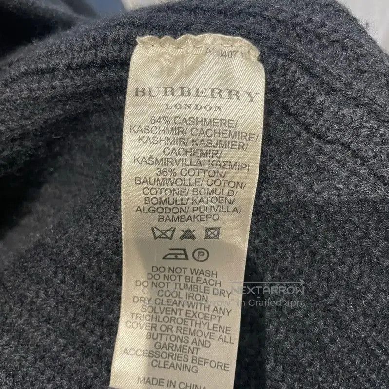 Burberry Burberry Black Cashmere Long Sleeve Knit Sweater. Size S / US 4 / IT 40 - 5 Thumbnail