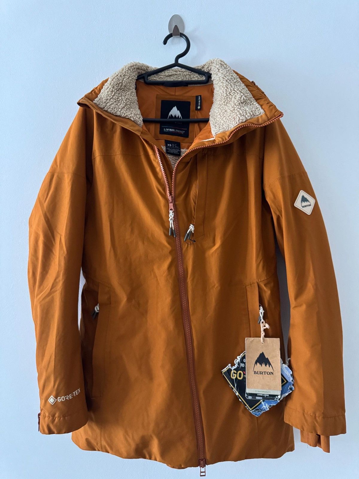 Burton WOMEN’S BURTON GORE-TEX BALSAM WATERPROOF SNOWBOARD JACKET Size XS / US 0-2 / IT 36-38 - 1 Thumbnail