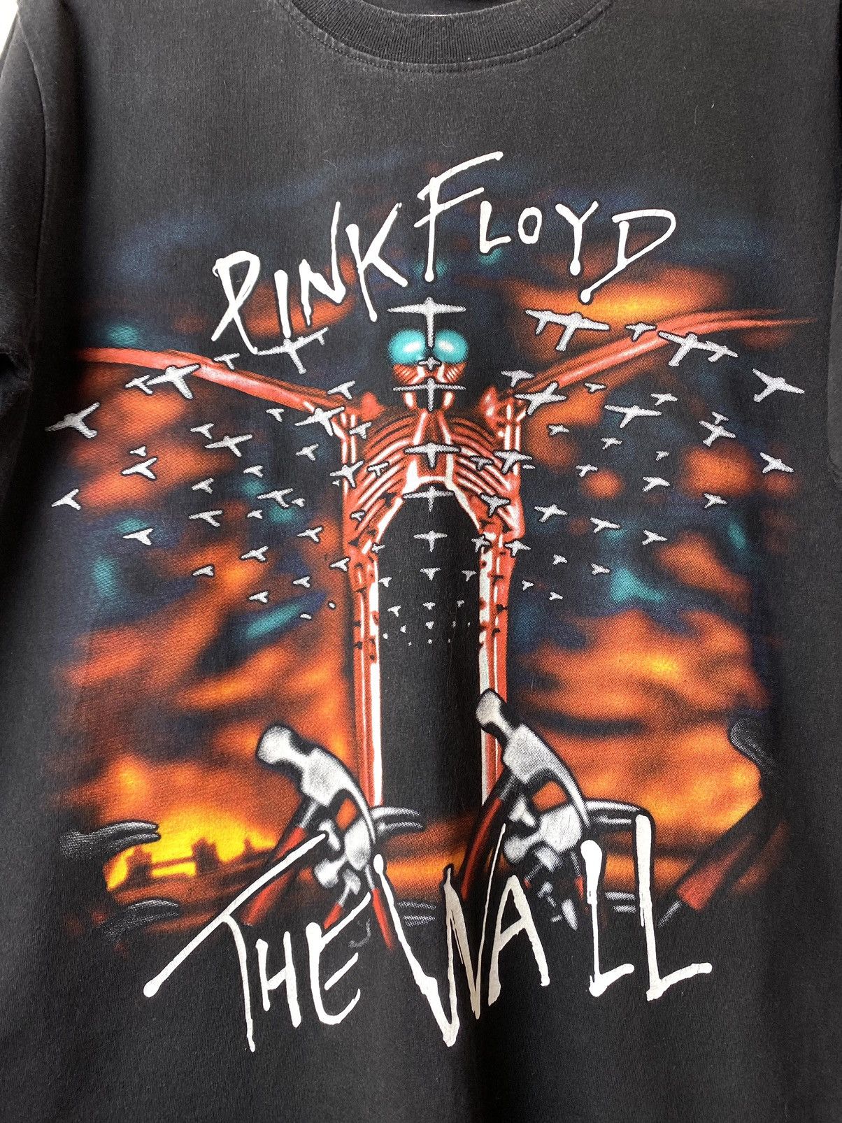 Band Tees Very Rare ! Vintage 1990’s Pink Floyd The Wall Album T Shirt Size US M / EU 48-50 / 2 - 4 Thumbnail