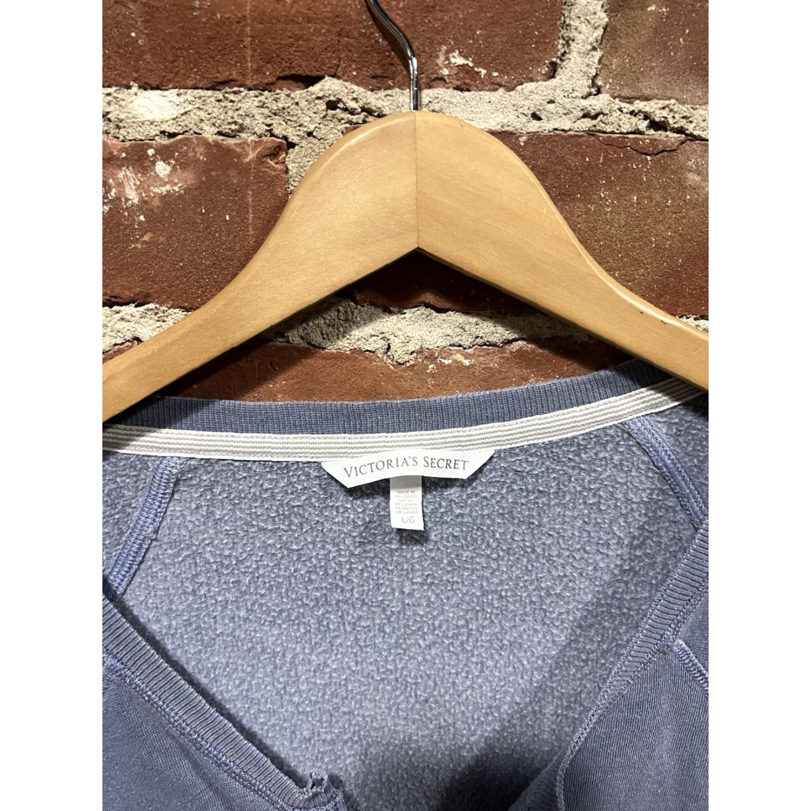 Victoria's Secret Victoria Secret Womens Blue 3/4 Sleeve Pullover Sweatshirt Size Large Size L / US 10 / IT 46 - 3 Thumbnail