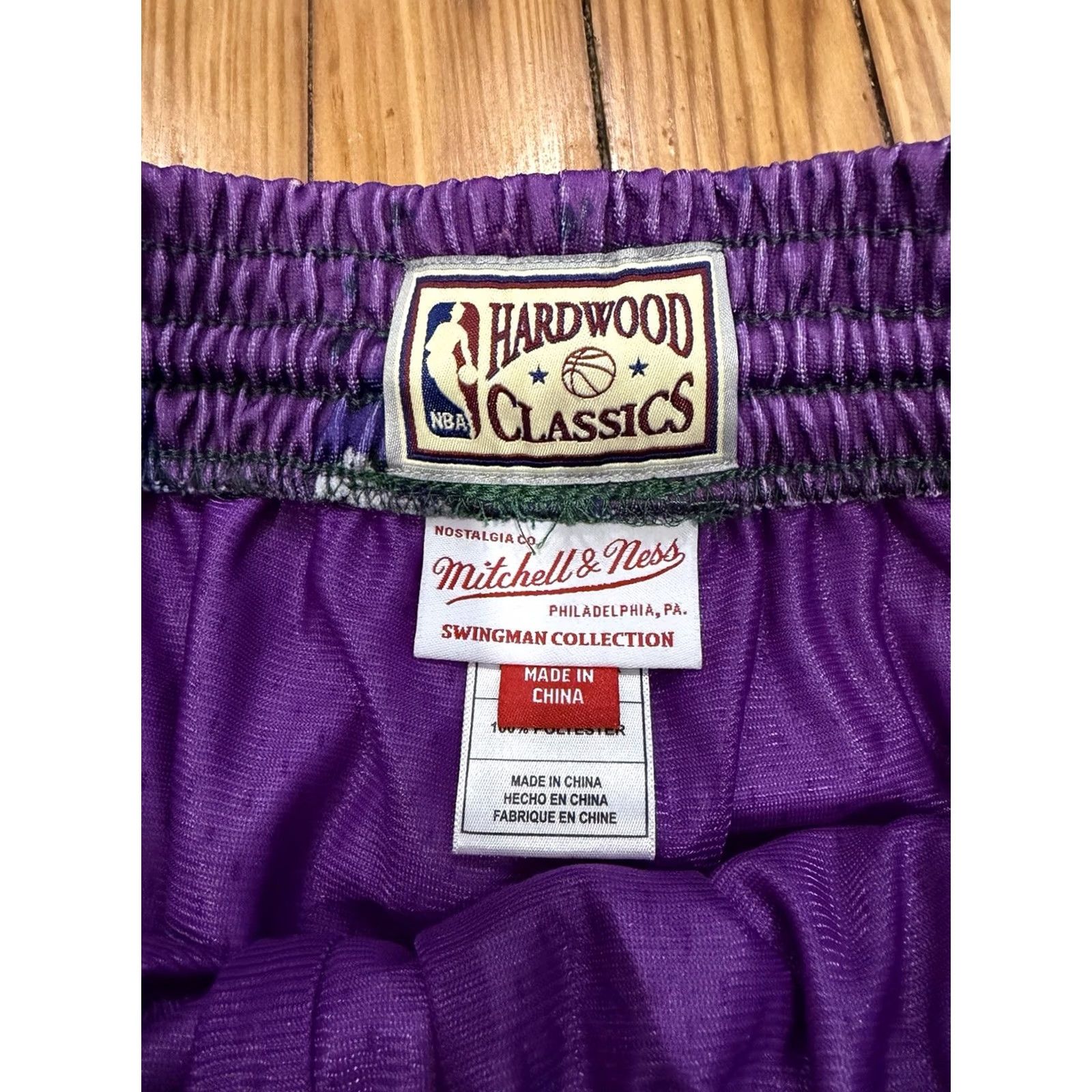 Mitchell & Ness Mitchell & Ness NBA HYPER HOOPS SWINGMAN SHORTS MILWAUKEE BUCKS Mens Medium Purple/Green Size US 31 - 3 Thumbnail