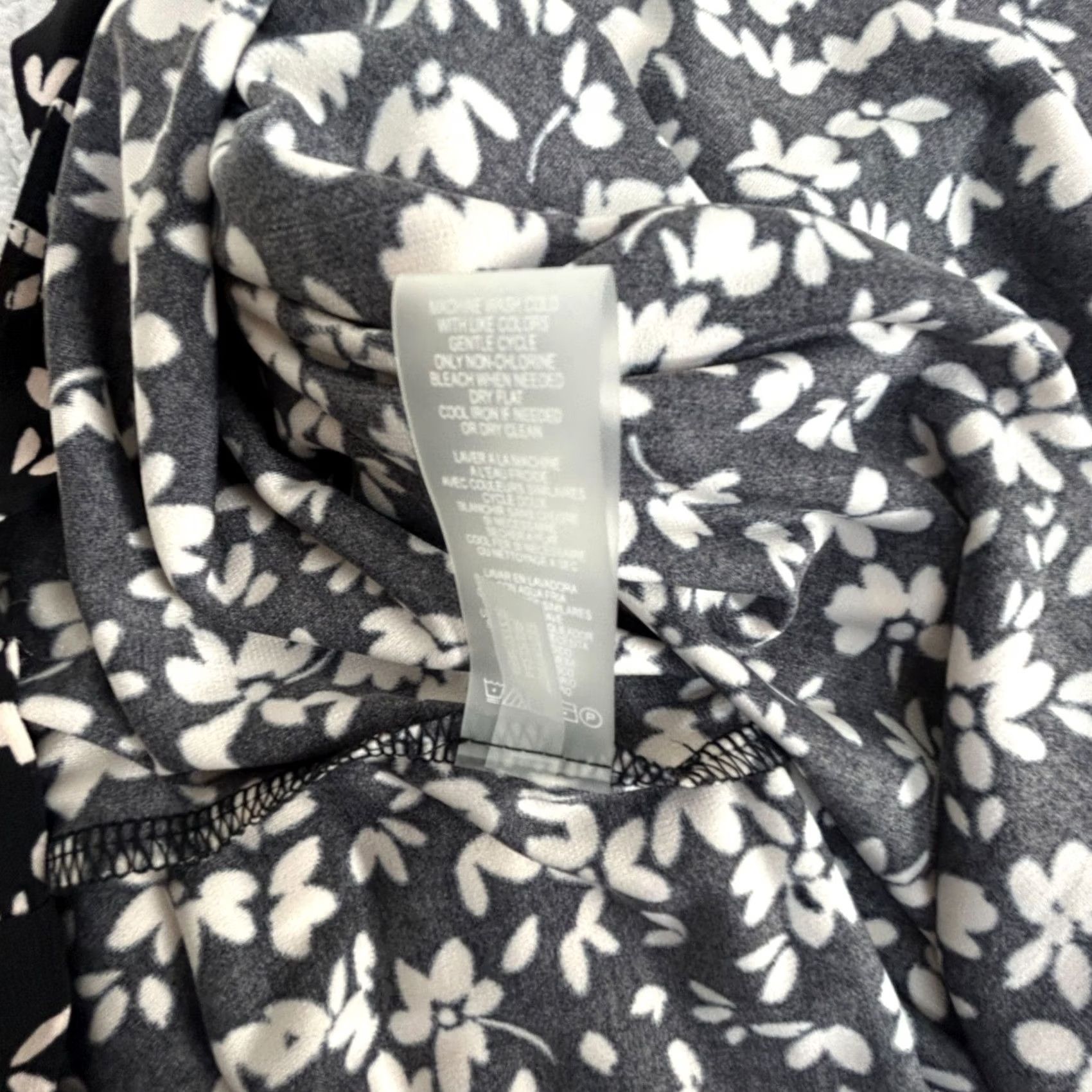 Tommy Hilfiger Tommy Hilfiger Womens Black White Floral Bell Sleeve Shift Dress Size 10 New 9 Size L / US 10 / IT 46 - 5 Thumbnail