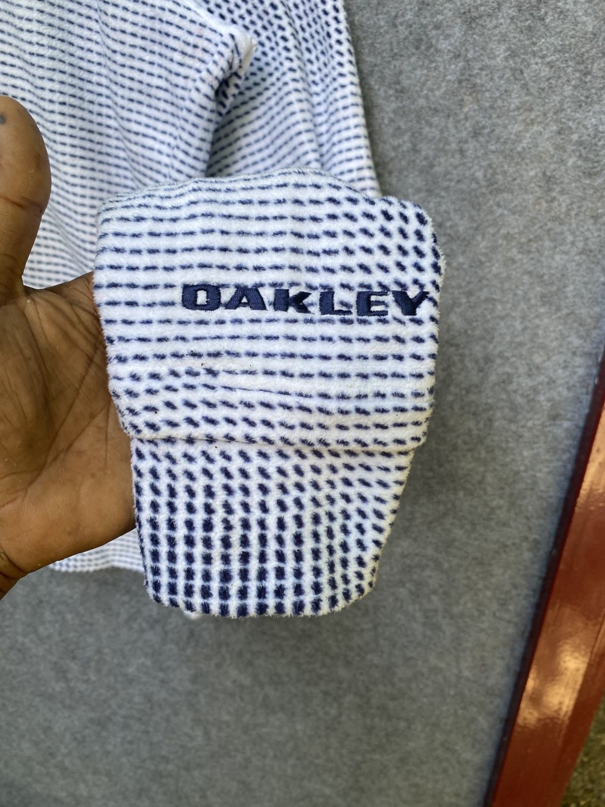 Oakley Vintage Oakley turtle neck long sleeve Size US XL / EU 56 / 4 - 9 Thumbnail