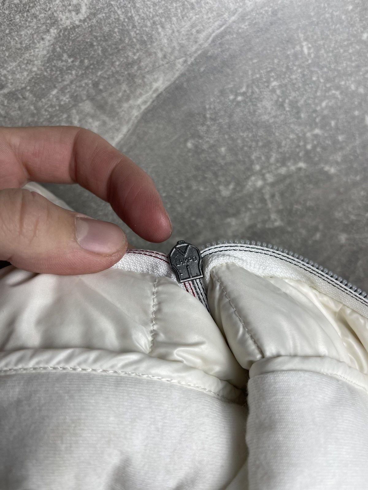 Moncler Moncler France Nylon Puffer Luxury Down White Zip Tote Bag Size ONE SIZE - 15 Thumbnail