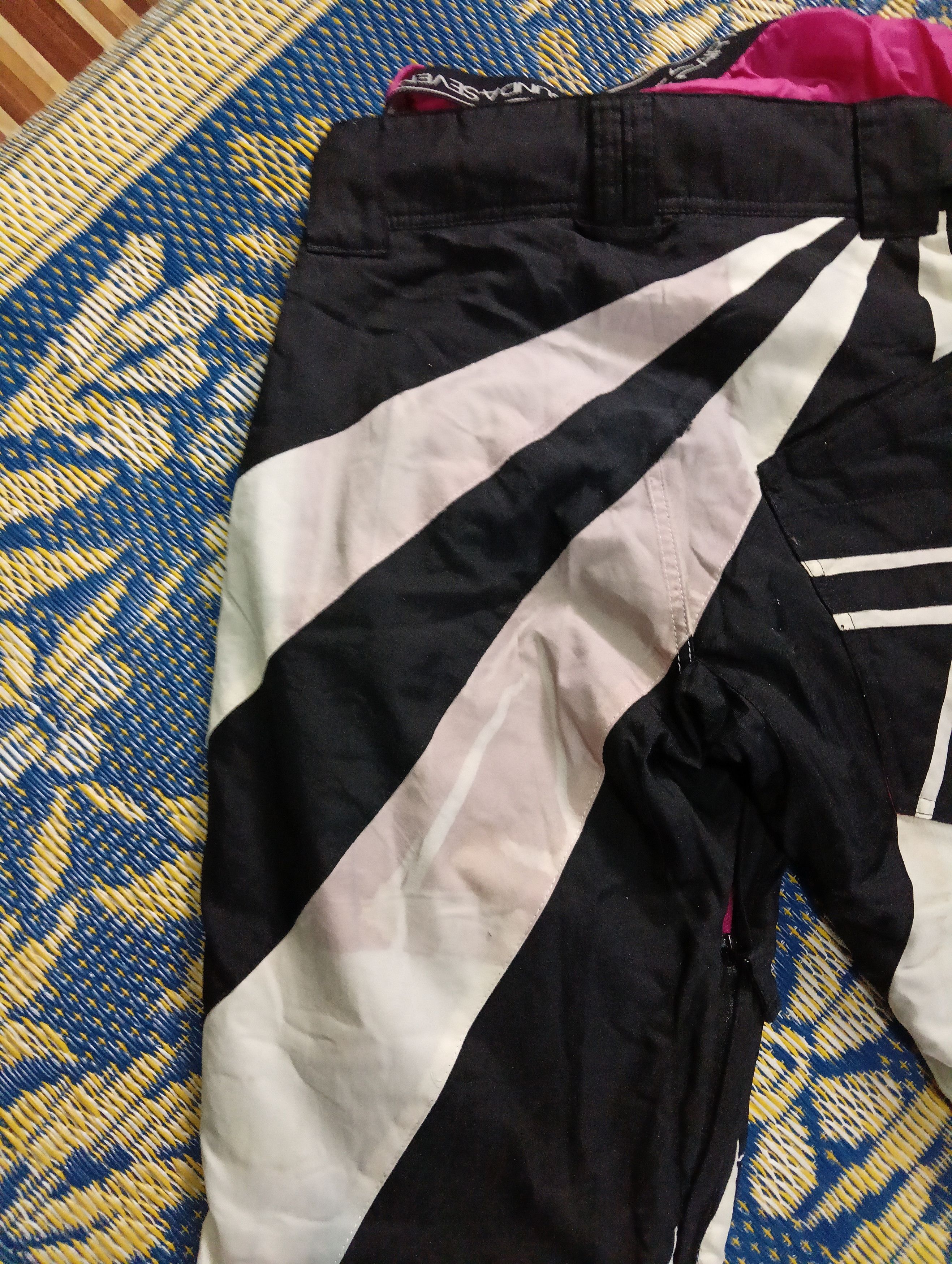 Burberry Vintage Burberry Skirt Size US 26 / EU 42 - 5 Thumbnail