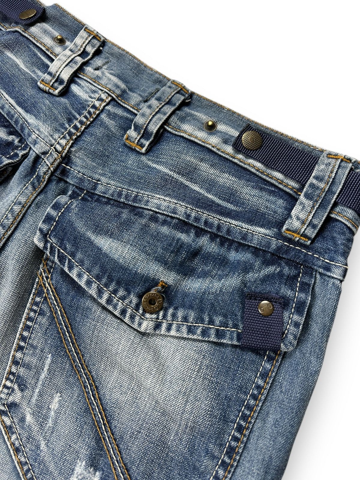 Dolce & Gabbana × Vintage Vintage Y2K Dolce & Gabbana Denim Cargo Shorts Size US 30 / EU 46 - 17 Thumbnail