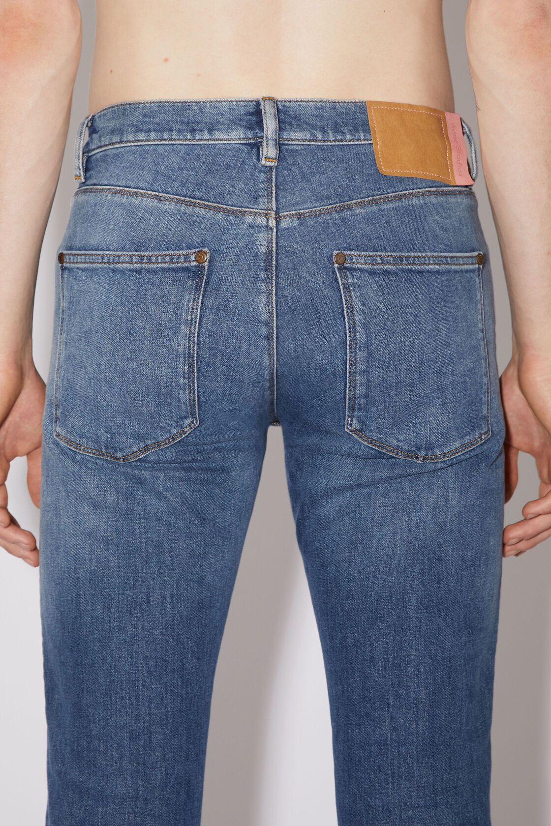 Acne Studios BNWT AW22 ACNE STUDIOS MAX MID BLUE SLIM FIT JEANS 34 Size US 34 / EU 50 - 13 Thumbnail