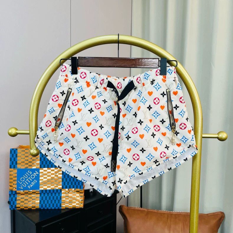 Louis Vuitton Louis Vuitton White playing card printed shorts Size US 36 / EU 52 - 1 Thumbnail
