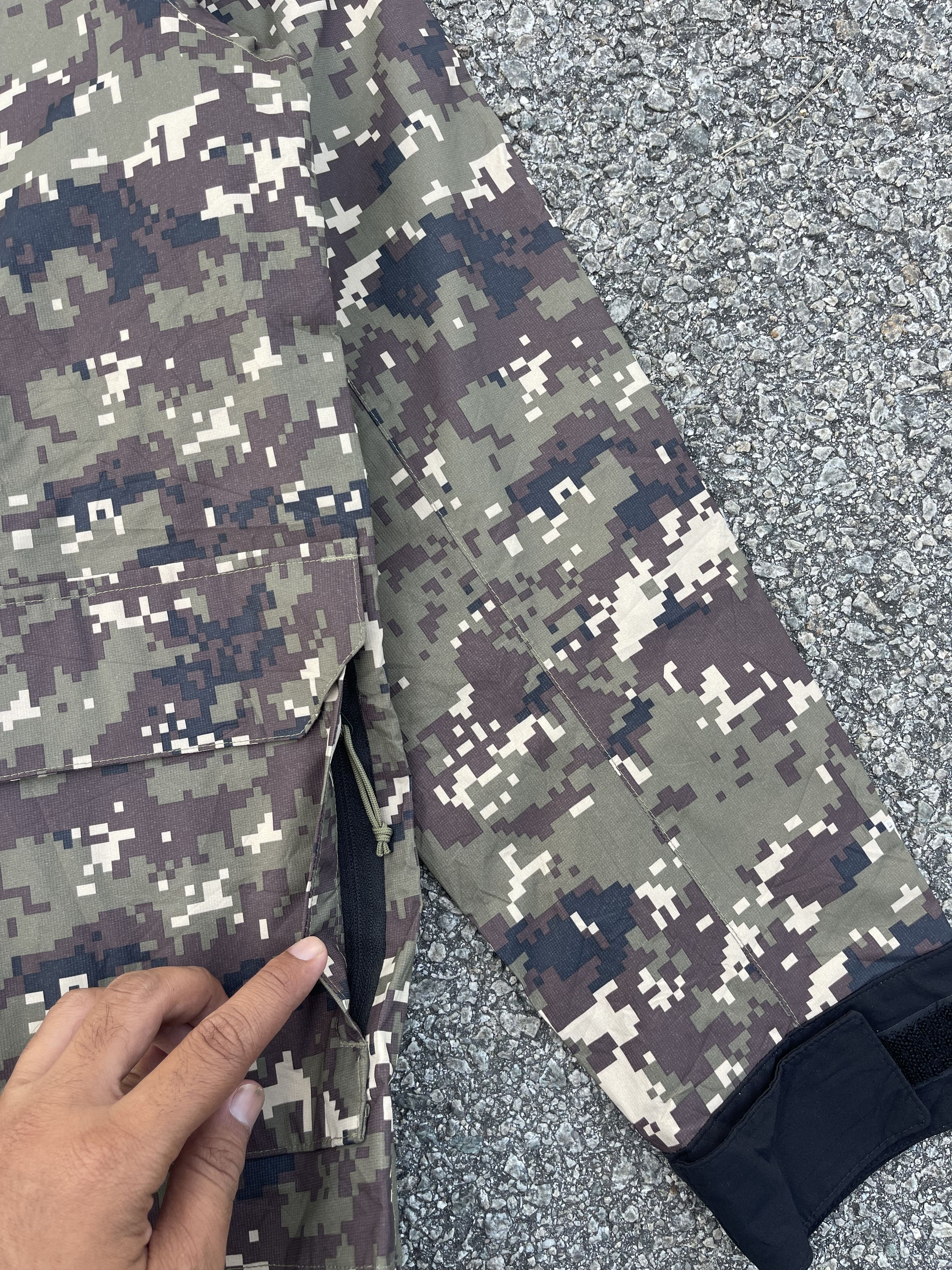 The North Face TNF Digital Camouflage Windbreaker Balaclava Size US S / EU 44-46 / 1 - 5 Thumbnail