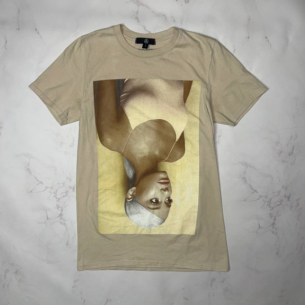 Vintage Ariana Grande Graphic Beige T Shirt Womens Size Small GUC Size S / US 4 / IT 40 - 1 Thumbnail