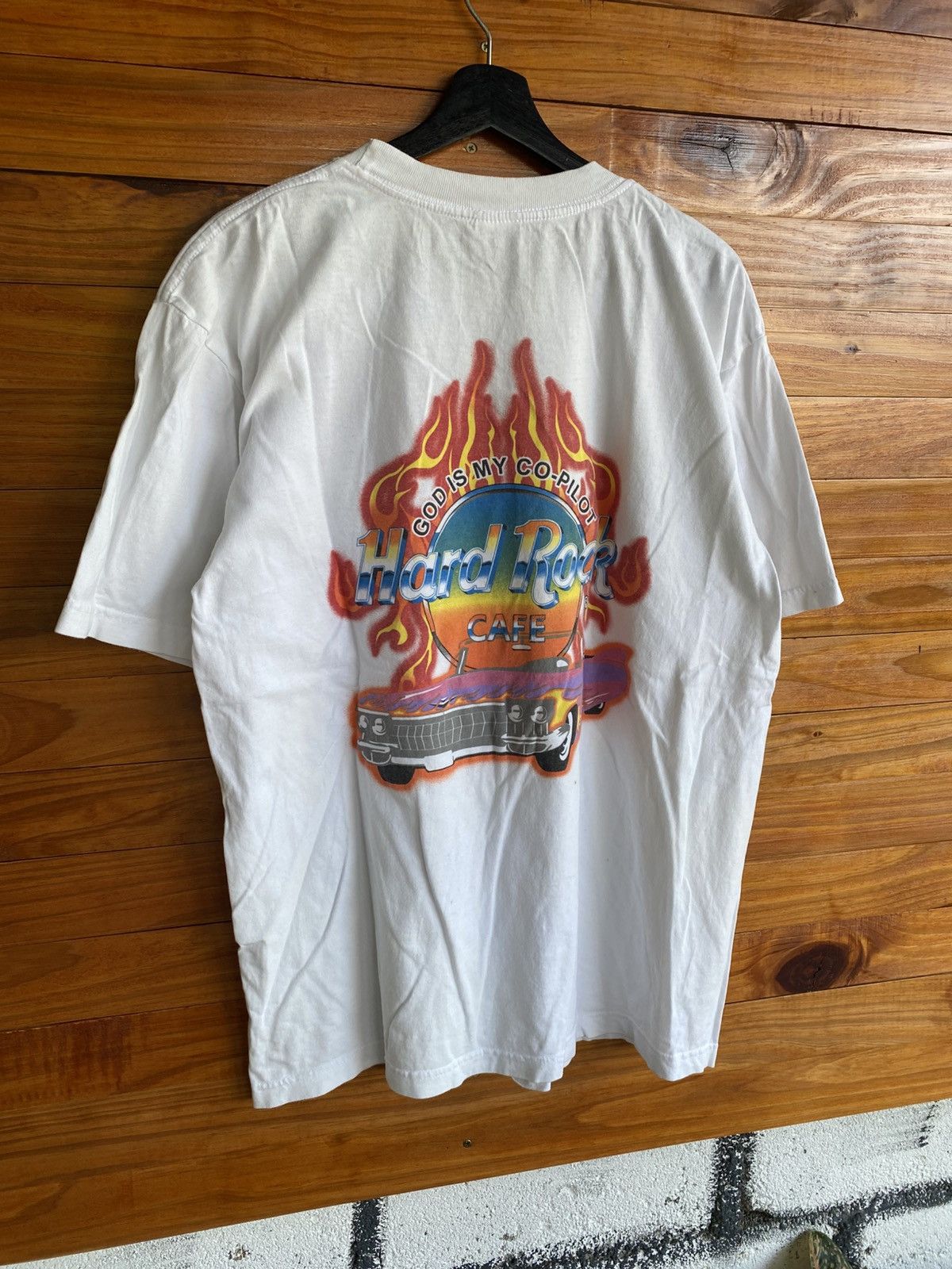 Hard Rock Cafe Vintage 90s Hard Rock Cafe Singapore T-Shirt White Flame Car Size US L / EU 52-54 / 3 - 5 Thumbnail