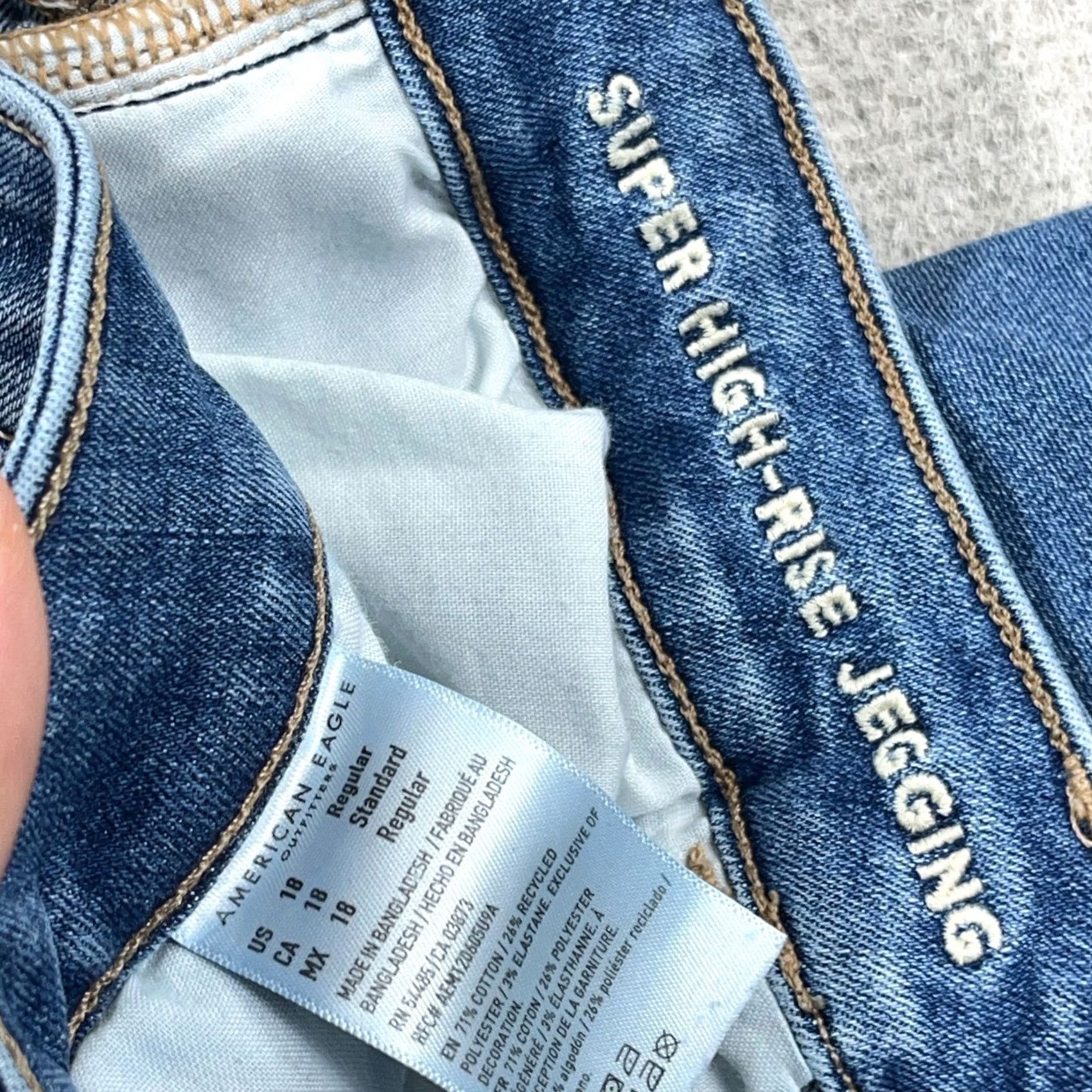 American Eagle Outfitters American Eagle Outfitters Jeans Women 18 Super High Rise Jegging Med Wash Size 40" / US 18 - 3 Thumbnail