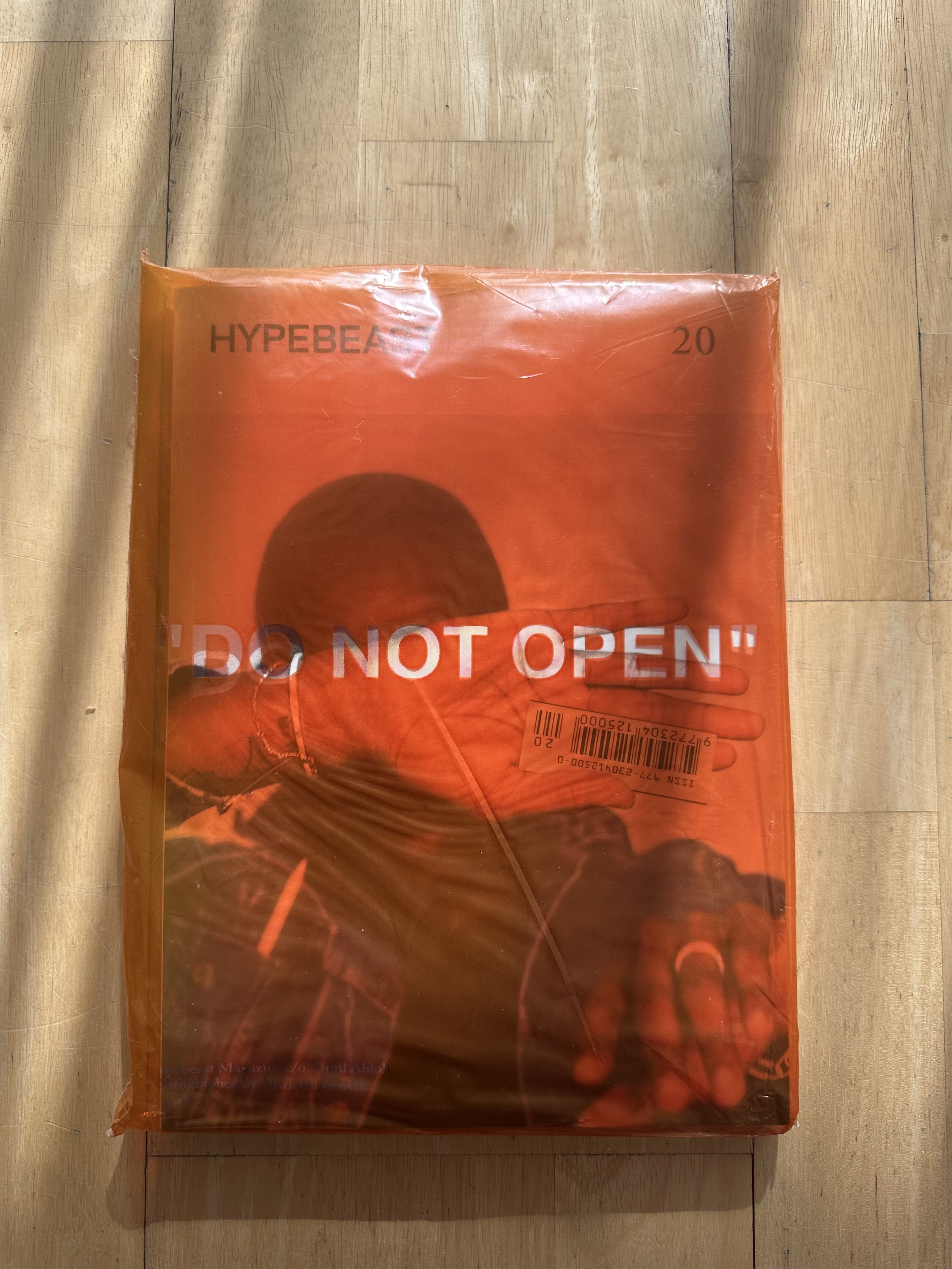 Hypebeast × Virgil Abloh HypeBeast x Virgil Abloh Magazine Size ONE SIZE - 1 Thumbnail