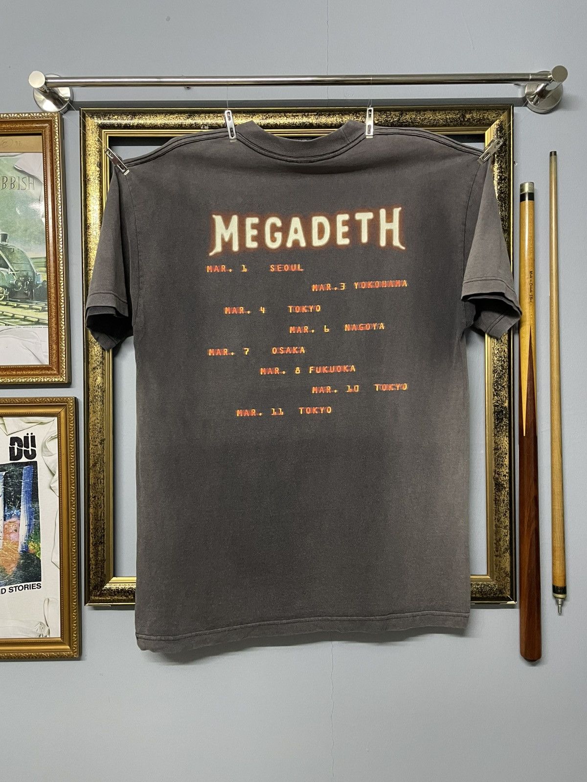 Band Tees Vintage 90s Original Megadeth Rock Band Tour Rat Faded Tee Size US L / EU 52-54 / 3 - 7 Thumbnail