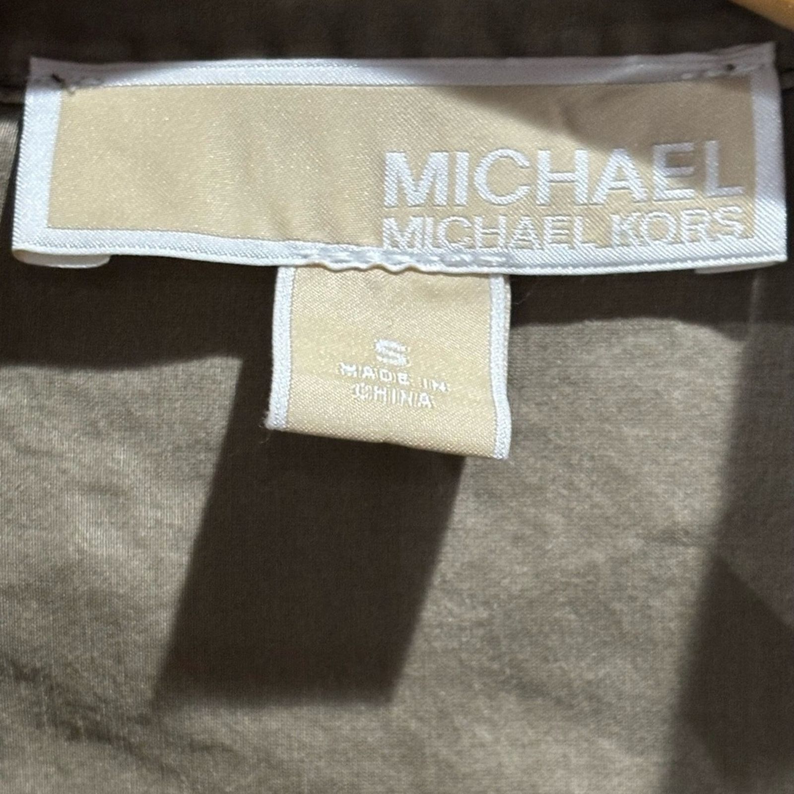 Michael Kors MICHAEL KORS Olive Green Button-Up Utility Blouse Sz S Size S / US 4 / IT 40 - 8 Thumbnail