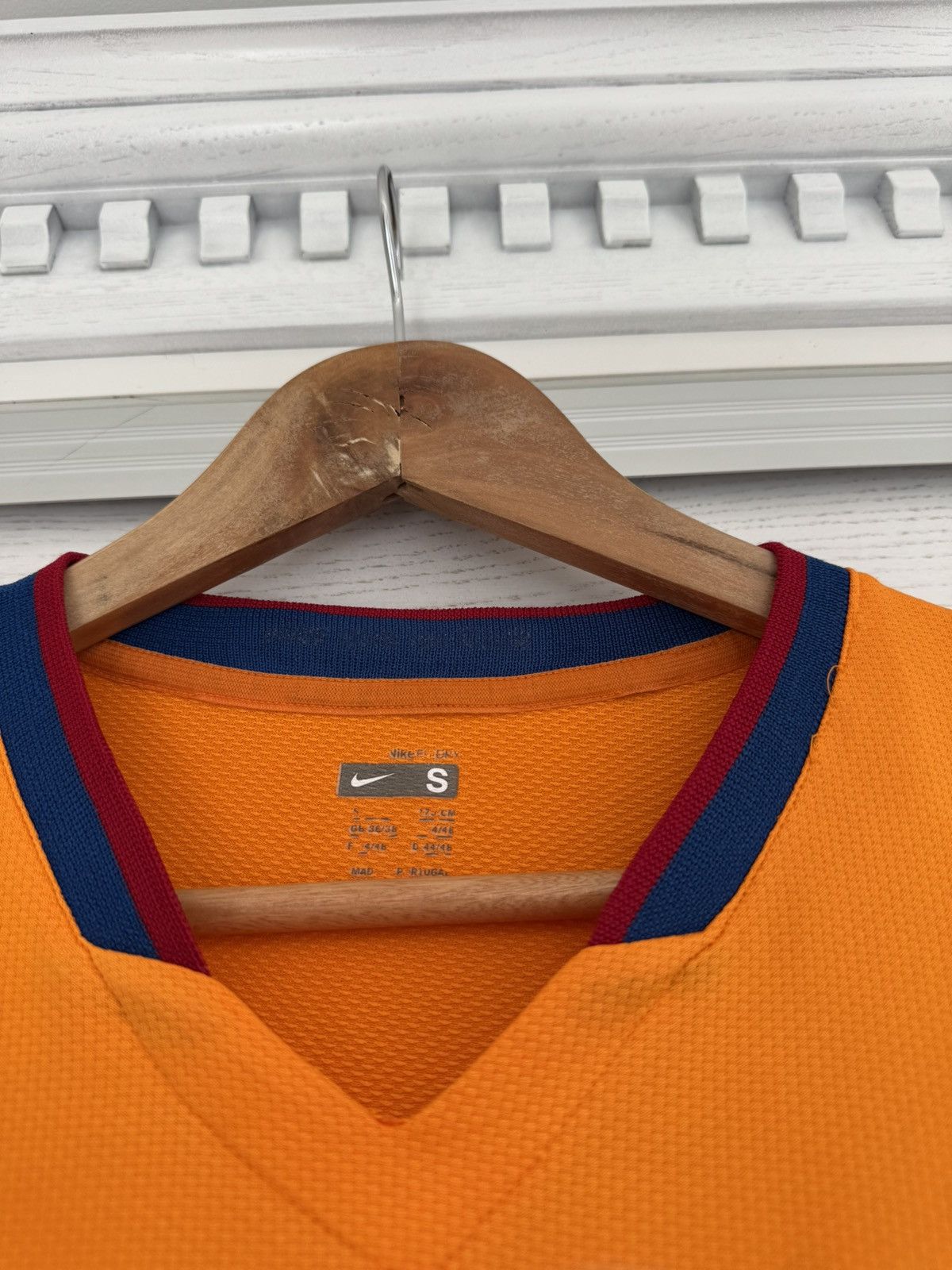 Nike Vintage Barcelona 2006-2007 Away Soccer Jersey Football Kit Size US S / EU 44-46 / 1 - 17 Thumbnail
