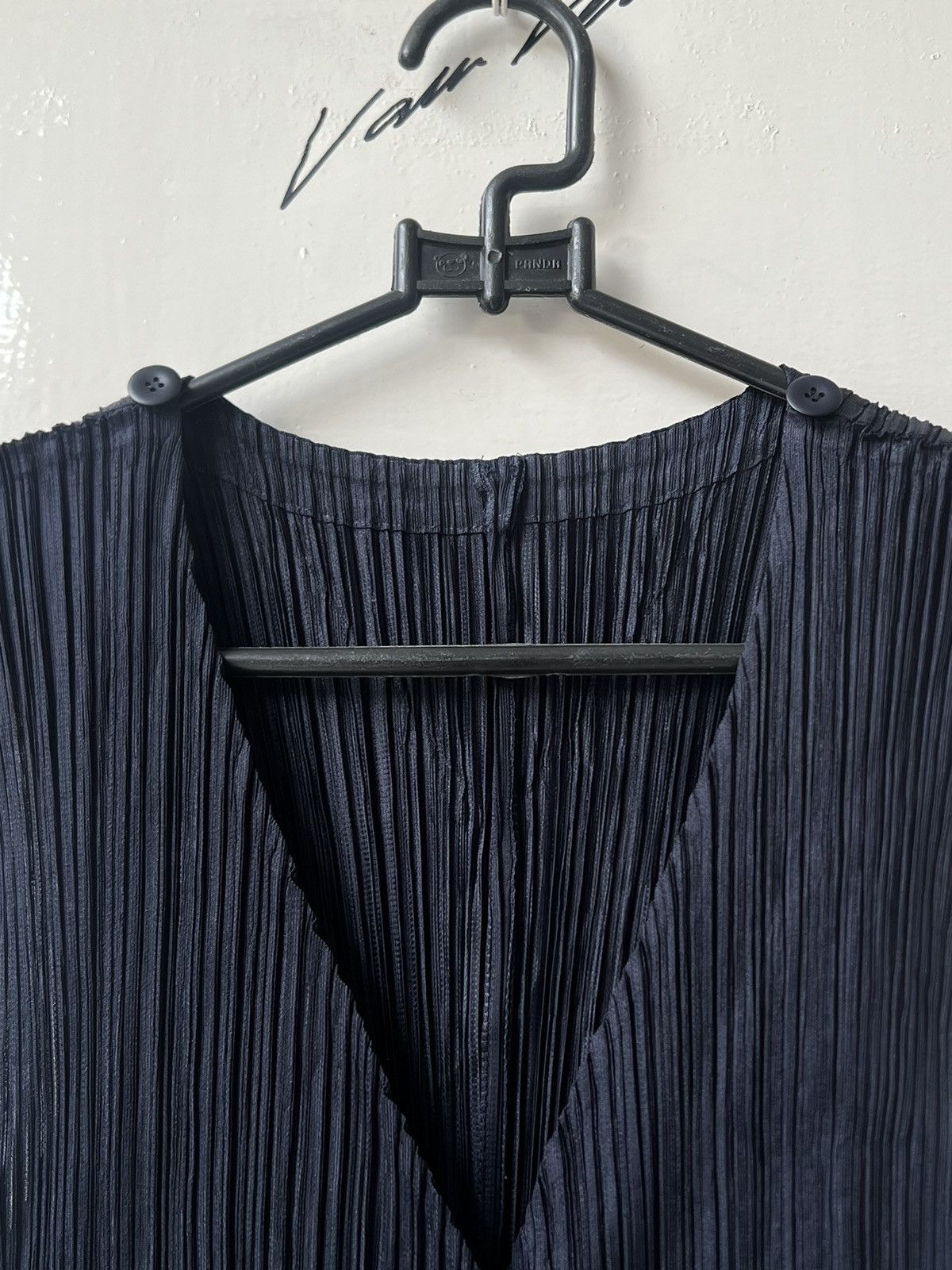 Pleats Please Issey Miyake ISSEY MIYAKE PLEATS PLEASE Asymmetrical buttom up vest Size S / US 4 / IT 40 - 4 Thumbnail