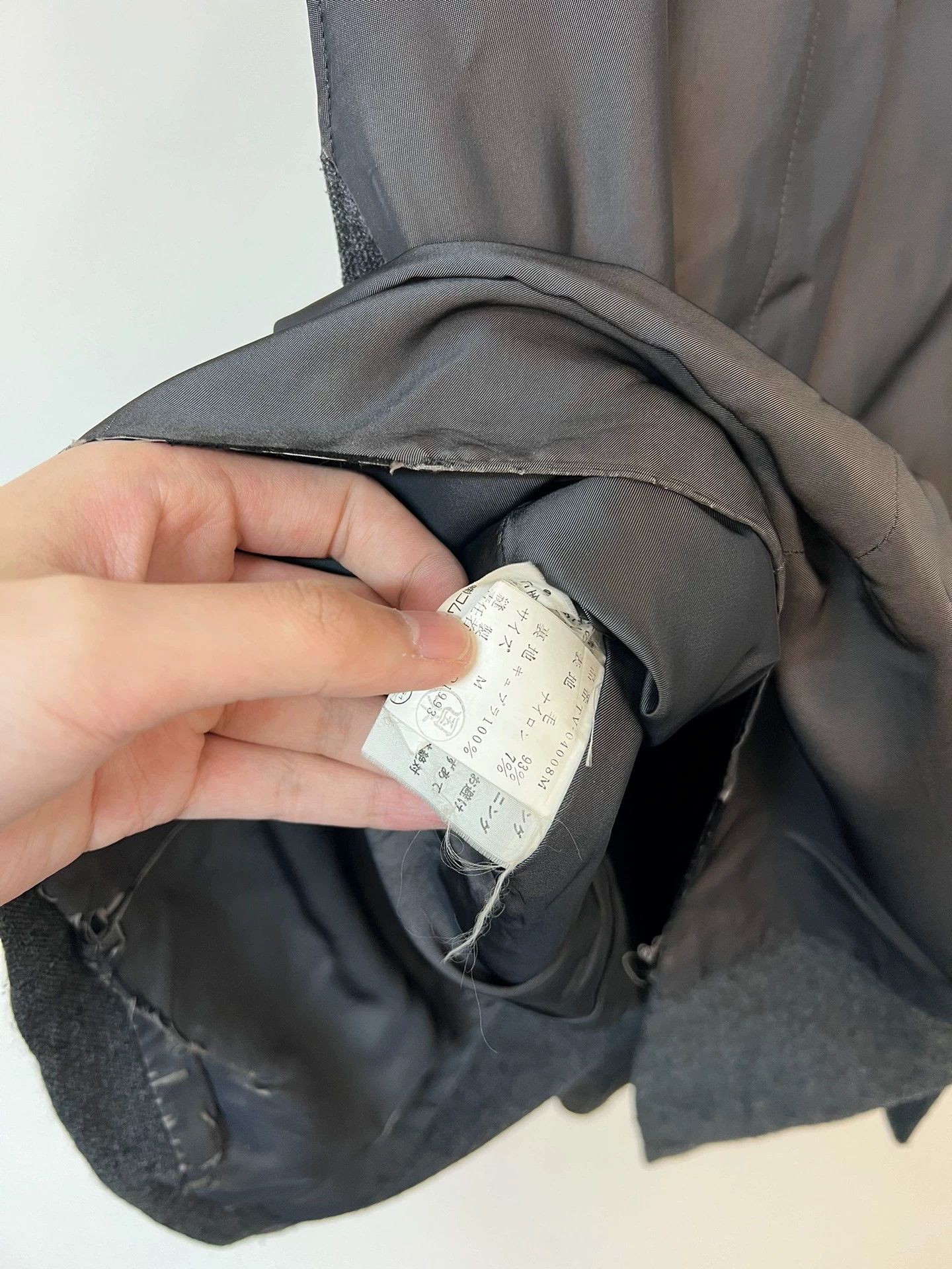 Comme des Garcons Comme des Garçons Wool Vest Stained M Size US M / EU 48-50 / 2 - 8 Thumbnail