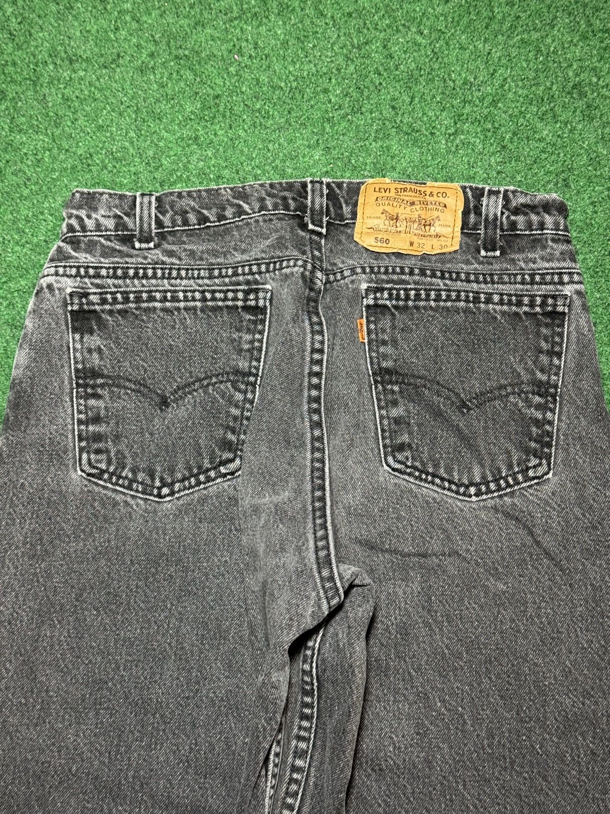 Levi's Vintage Clothing Levis 560 Baggy Black Orange Tab 31x28 Vintage 90s Jeans Size US 31 - 2 Thumbnail