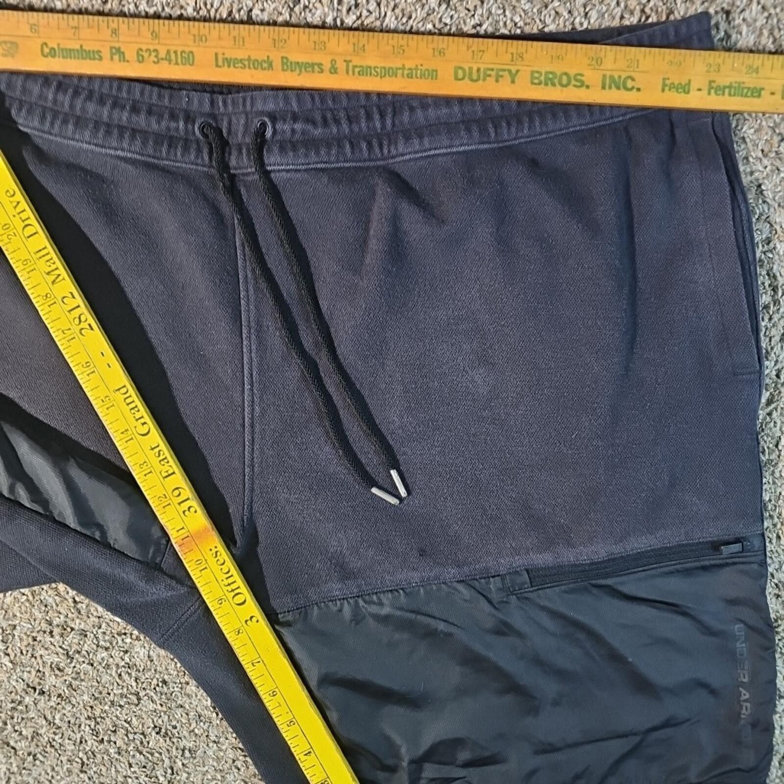 Under Armour Under Armour 3XL drawstring Shorts Zippered cargo Pockets Size US 44 / EU 60 - 6 Thumbnail